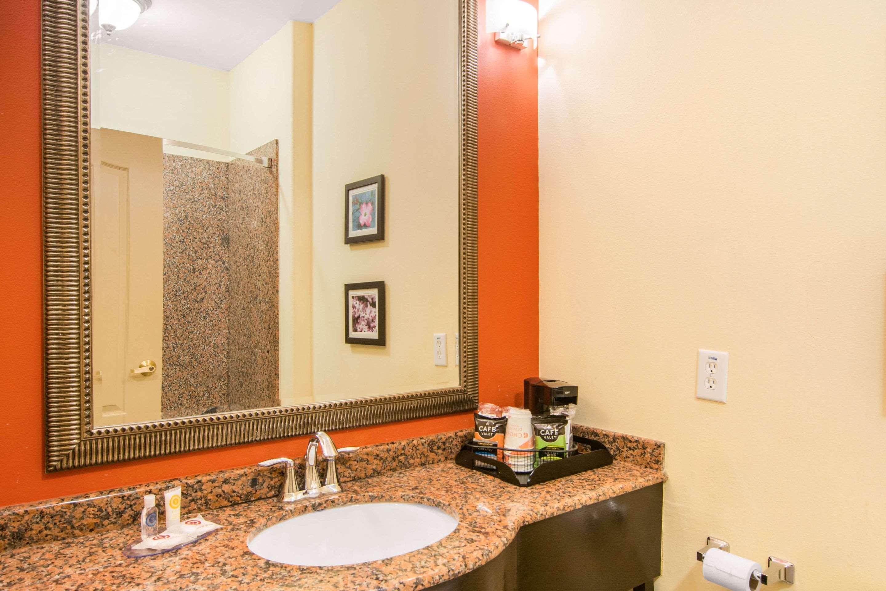 Quadruple Two Queen Beds Non Smoking