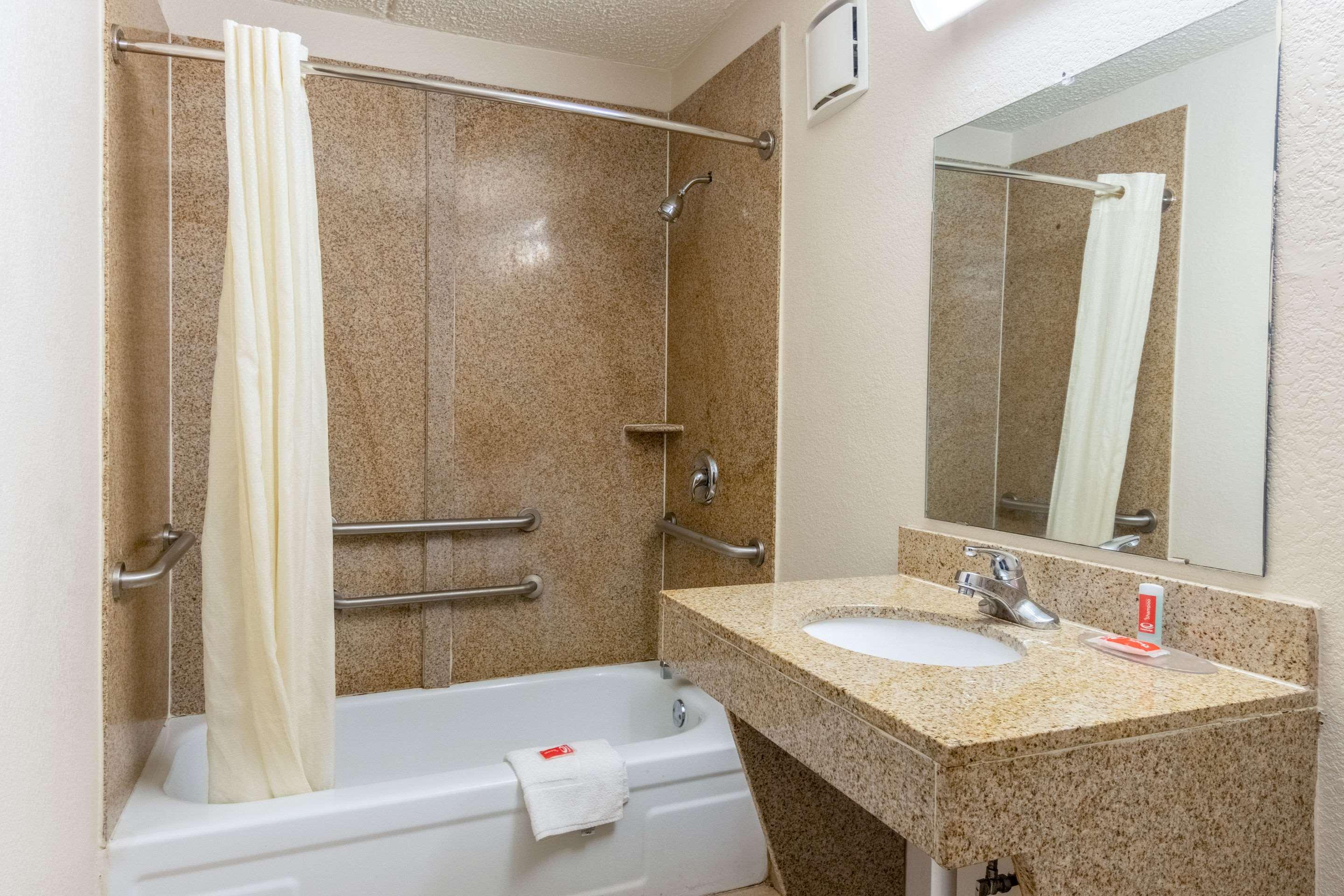 Double King Bed Non Smoking