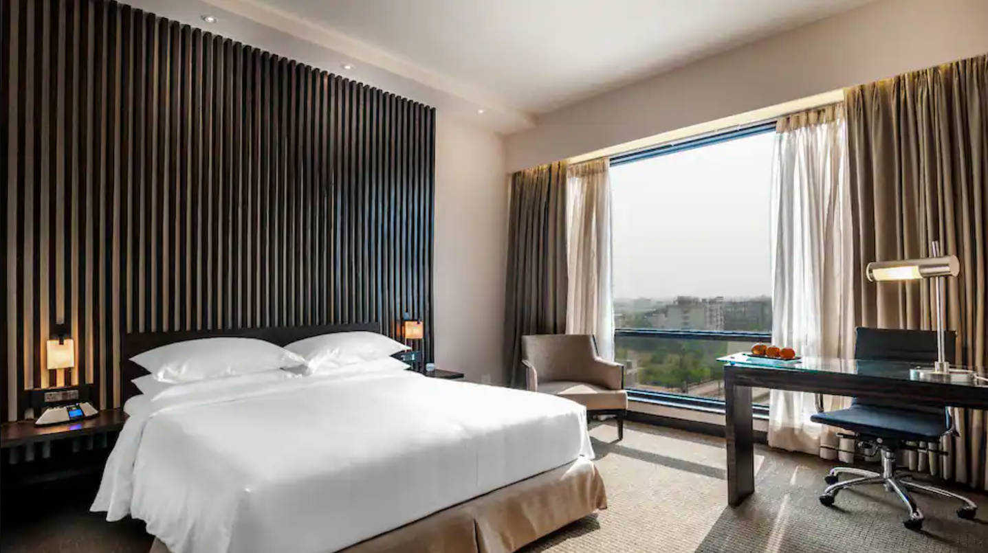 Double Deluxe King Bed