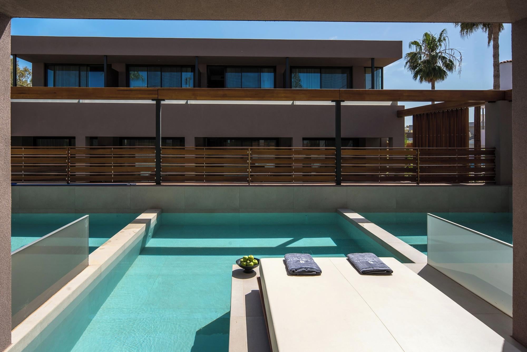 Double or Twin Superior with Private Pool