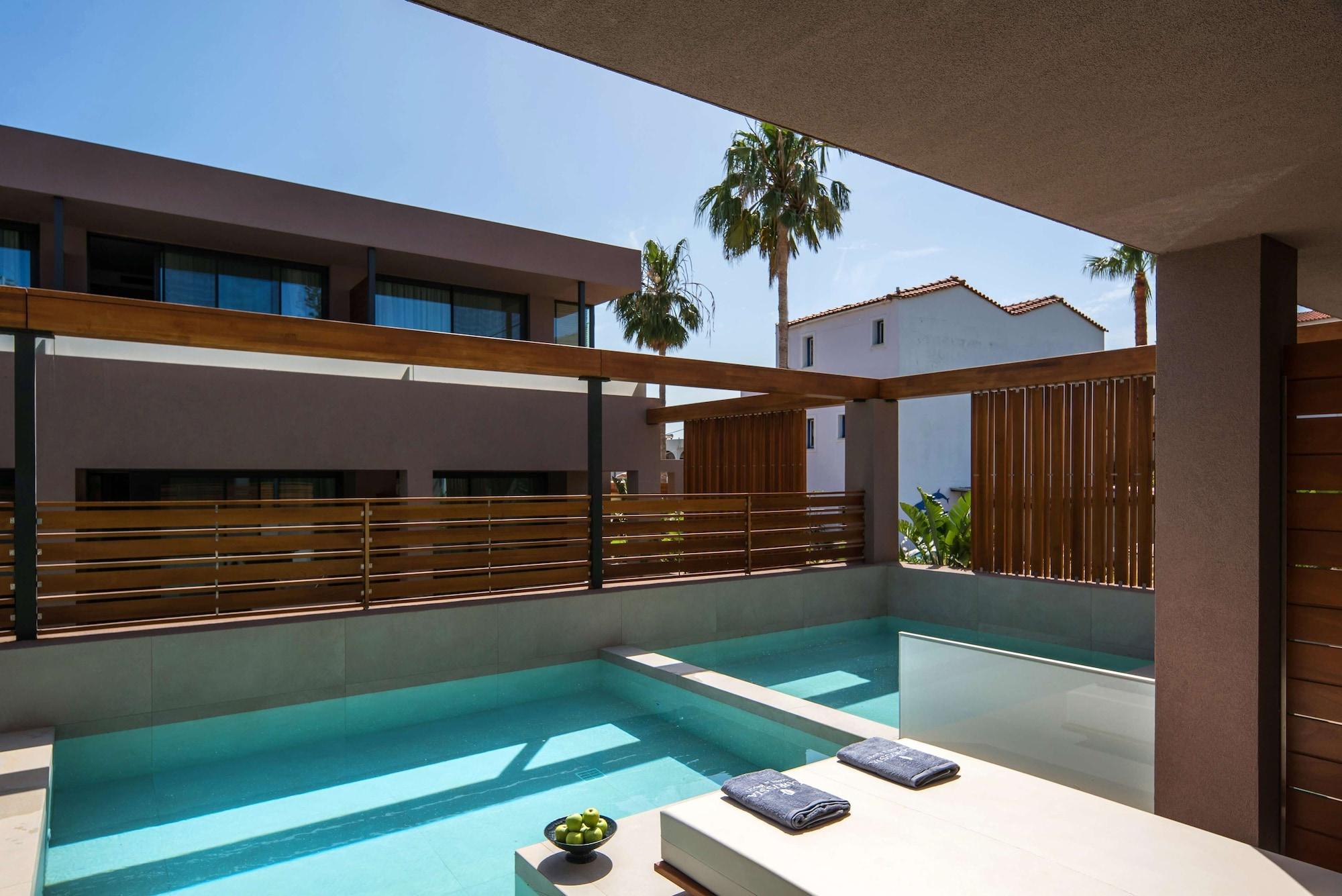 Double or Twin Superior with Private Pool