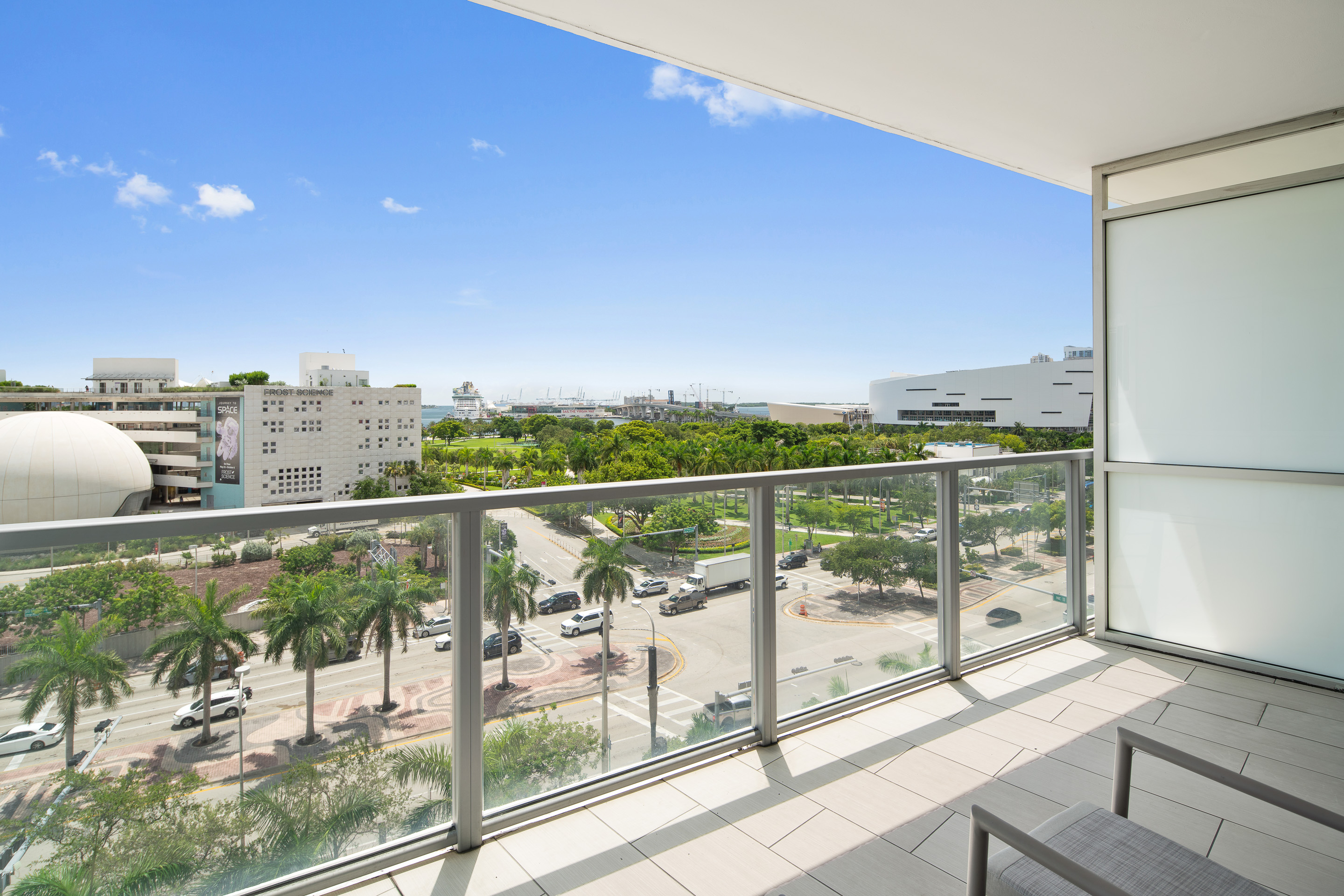 Room City View King Bed