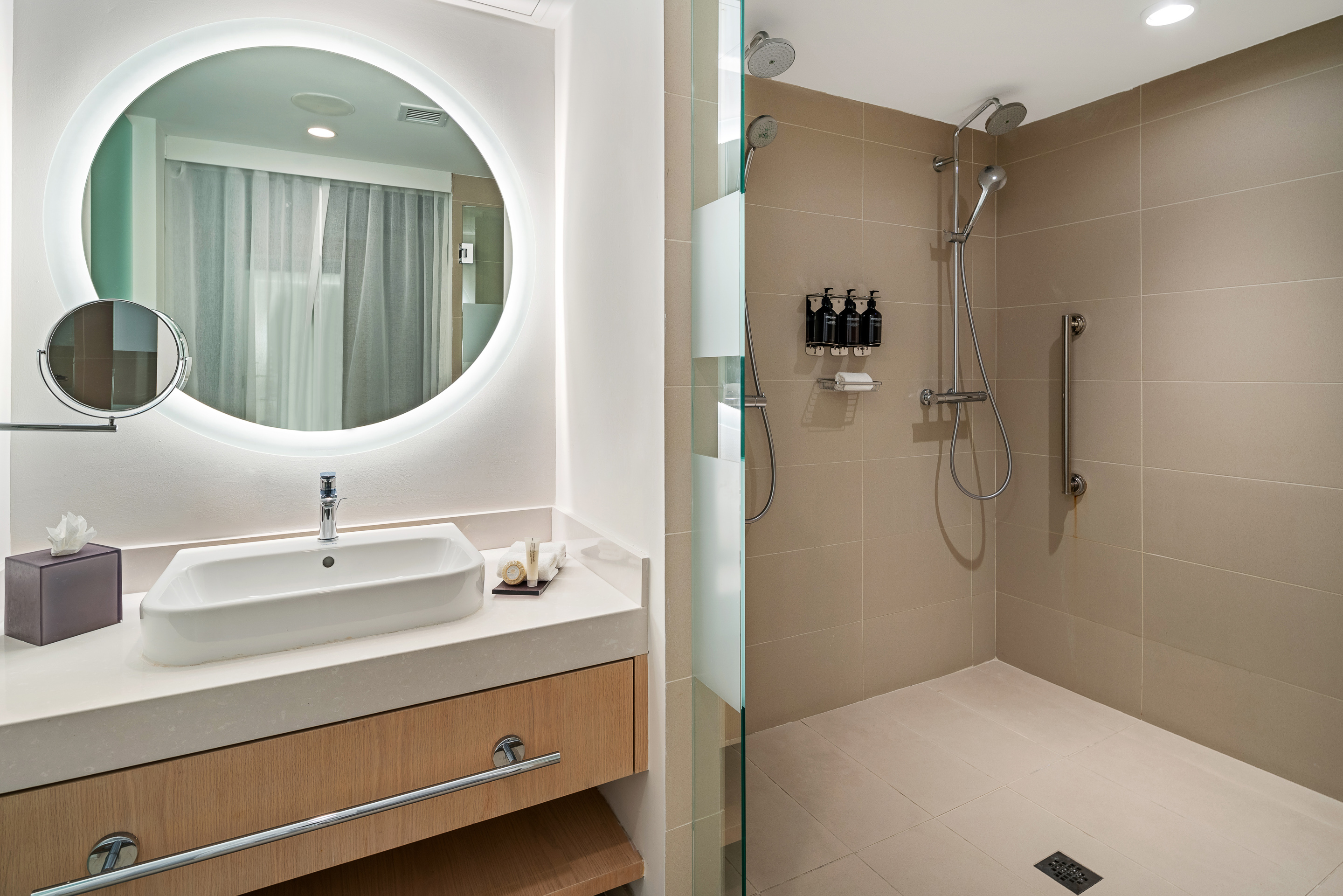 Room City View King Bed