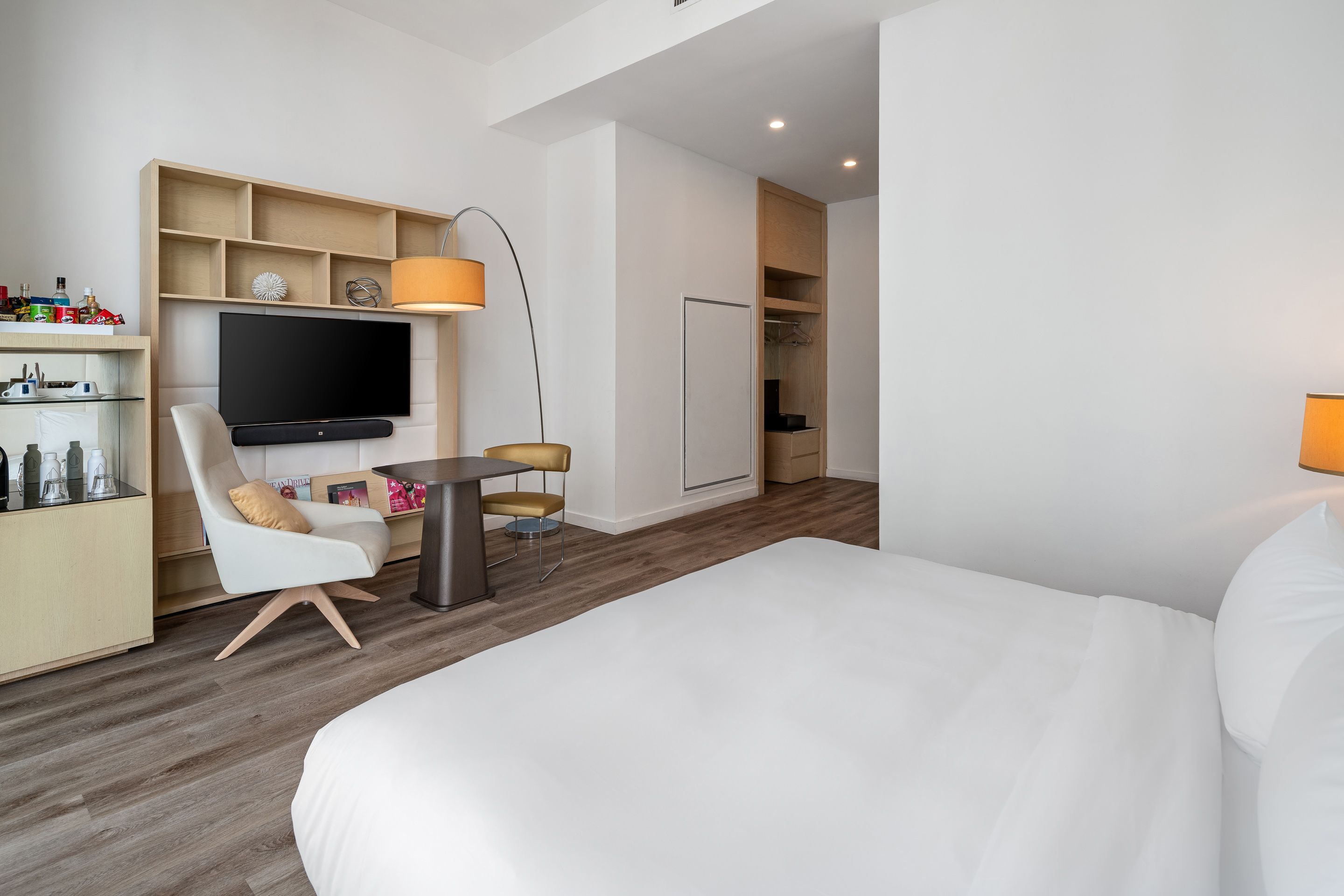 Single City View King Bed