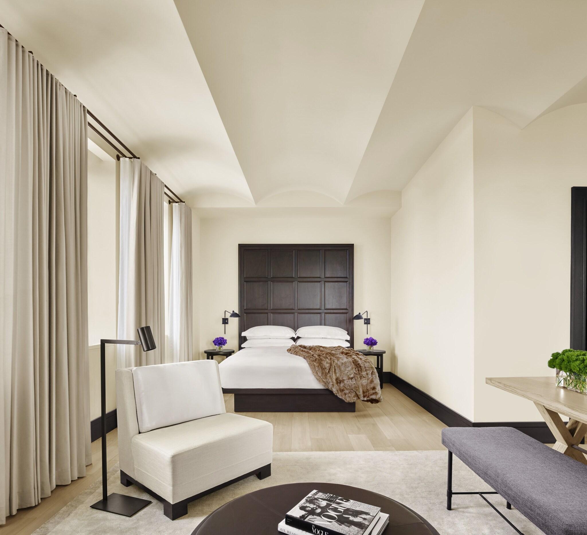 Suite City View King Bed