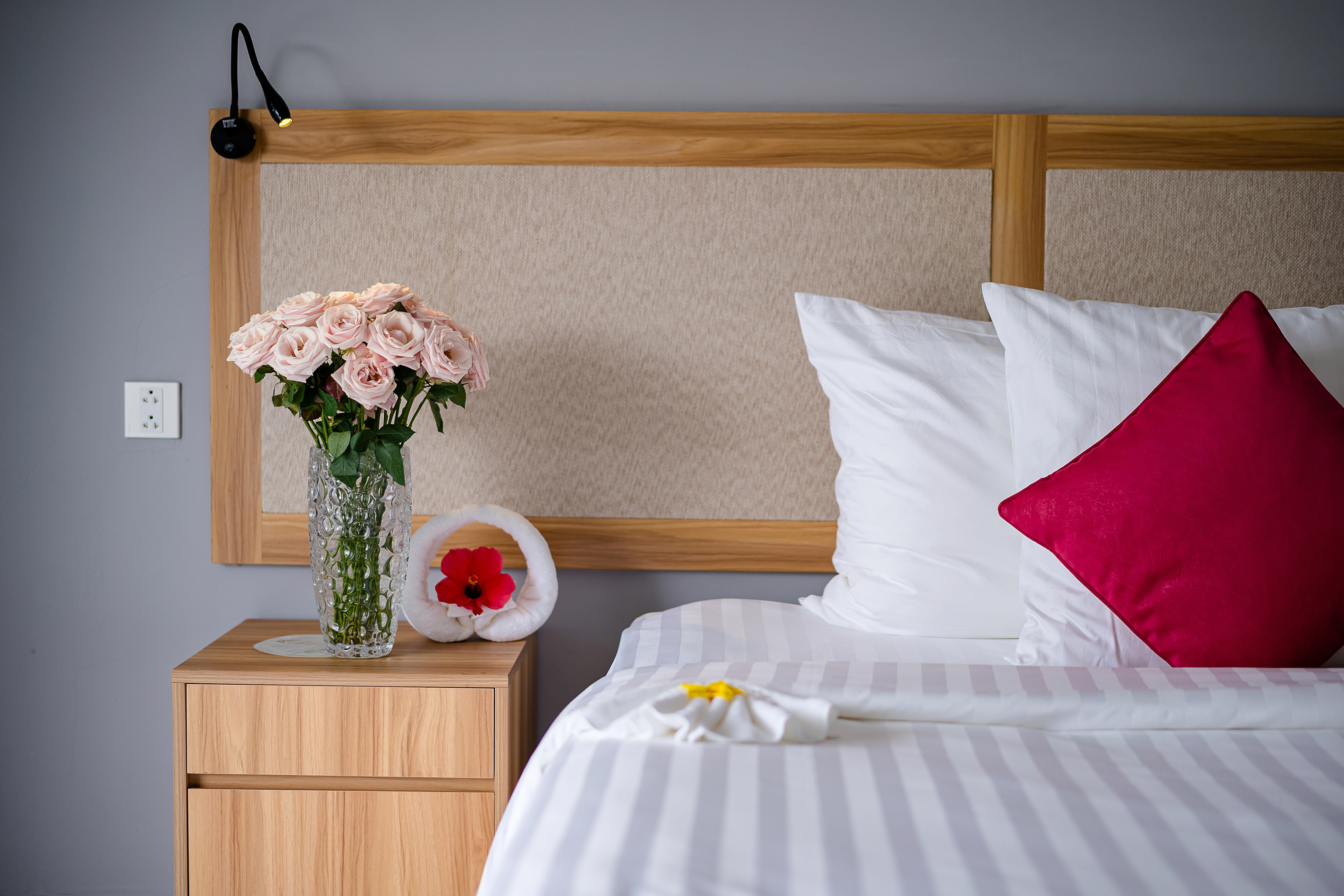 Villa Pool View King Bed