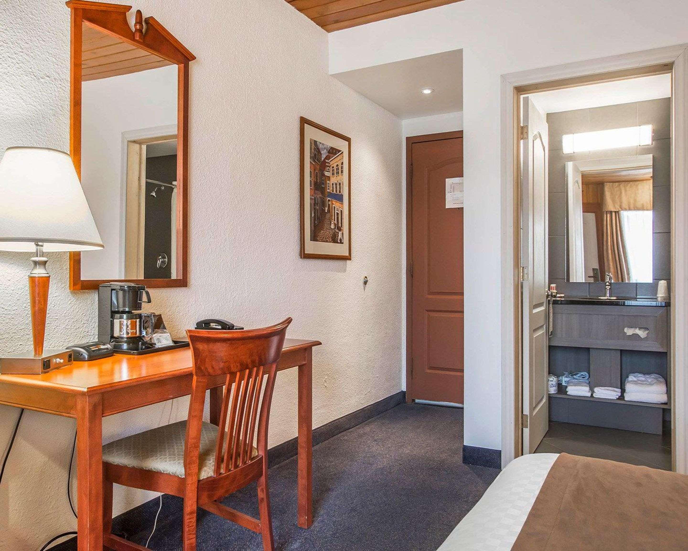 Double Queen Bed Non Smoking