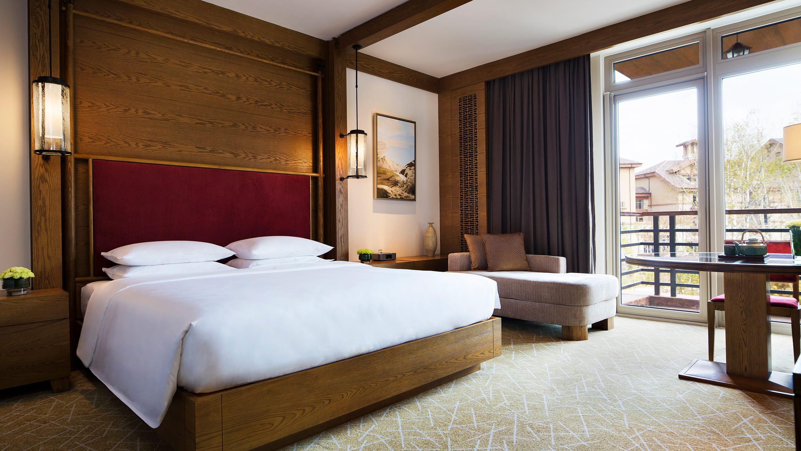 Double Deluxe King Bed