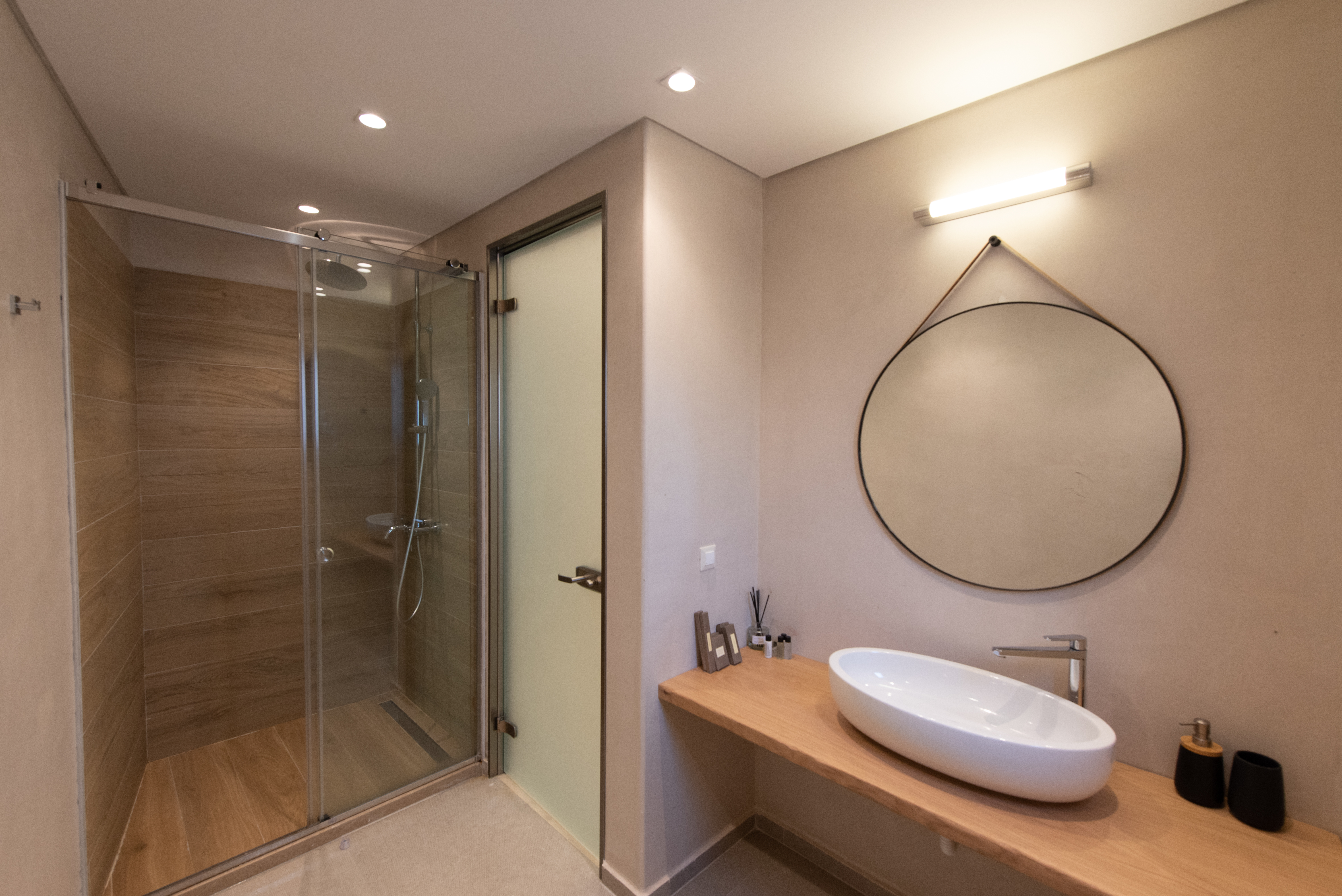 Studio Deluxe Capacity 2