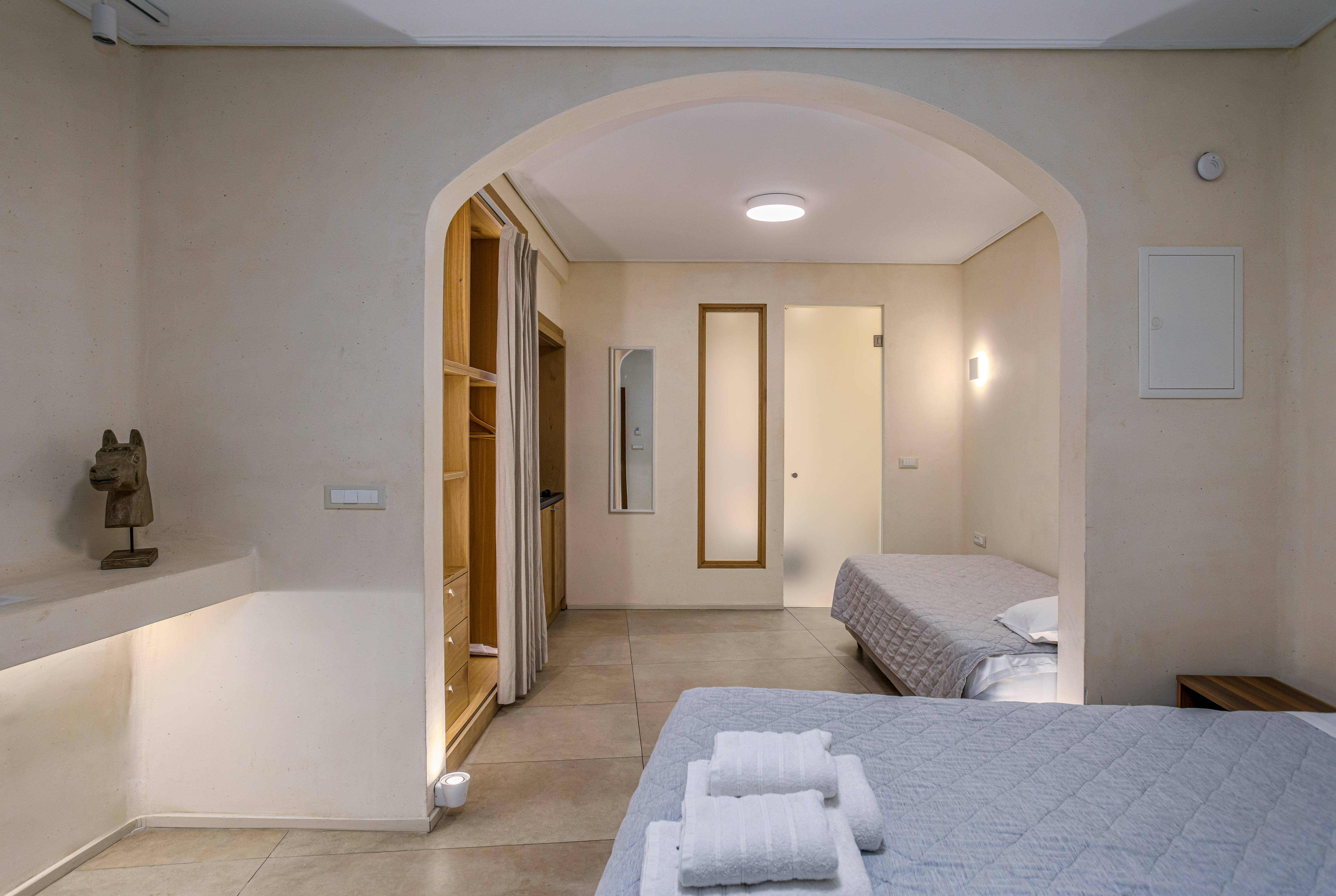 Studio Deluxe Capacity 2