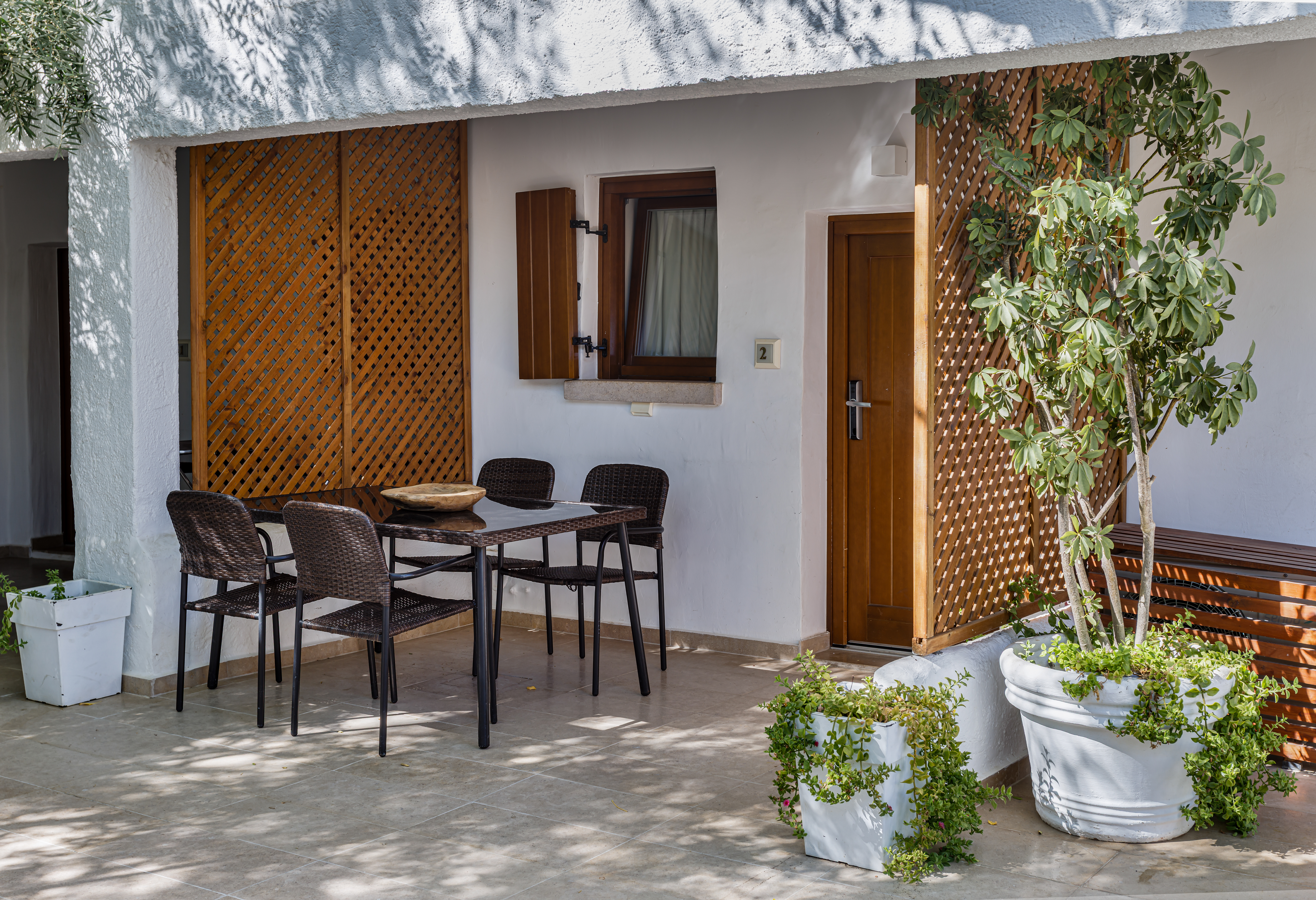 Studio Deluxe Capacity 2