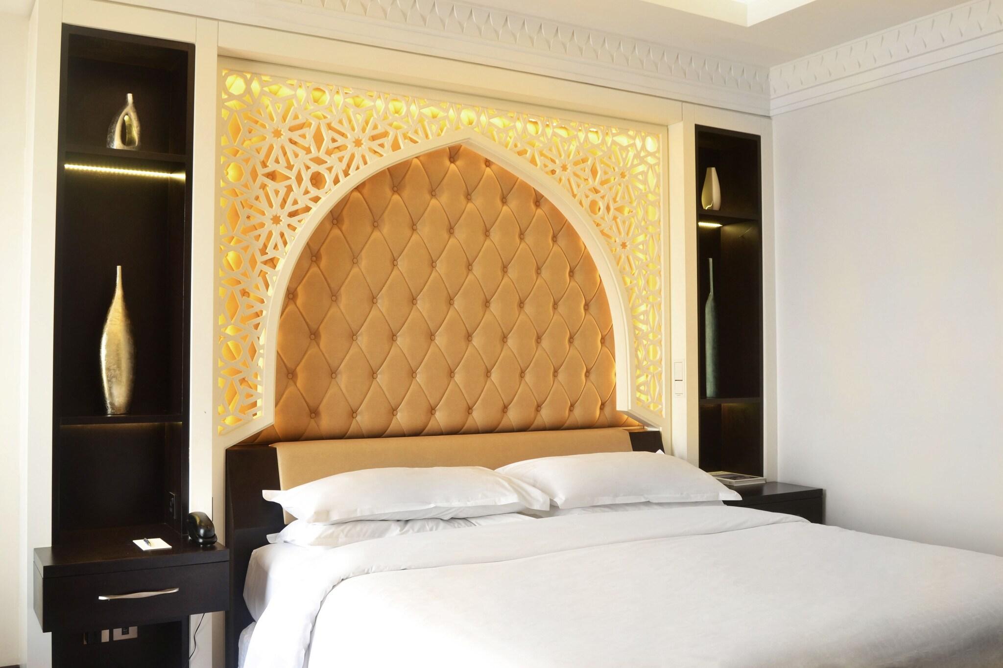 Double Deluxe King Bed