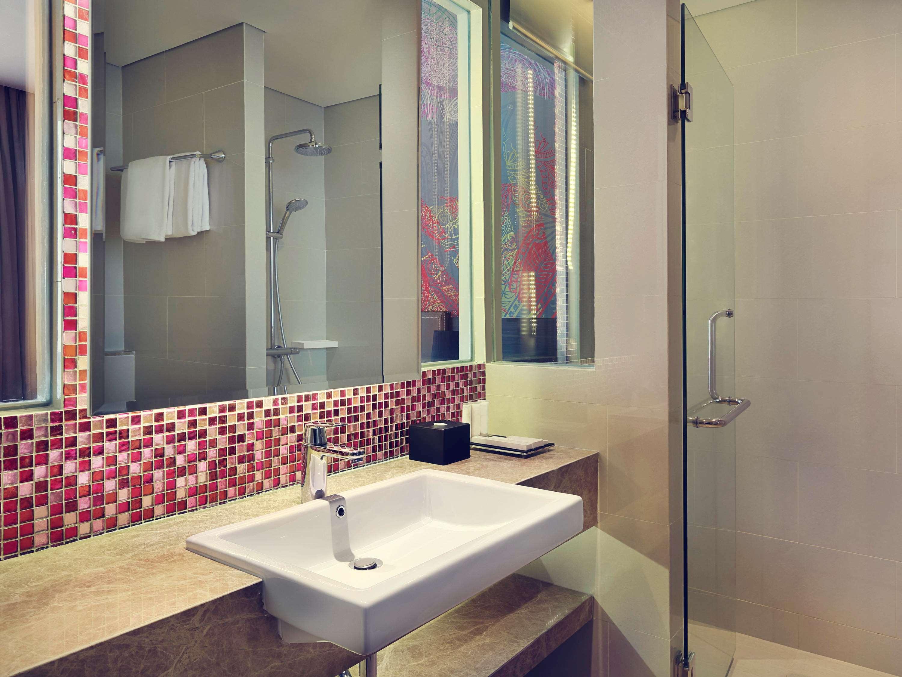 Double Deluxe City View King Bed