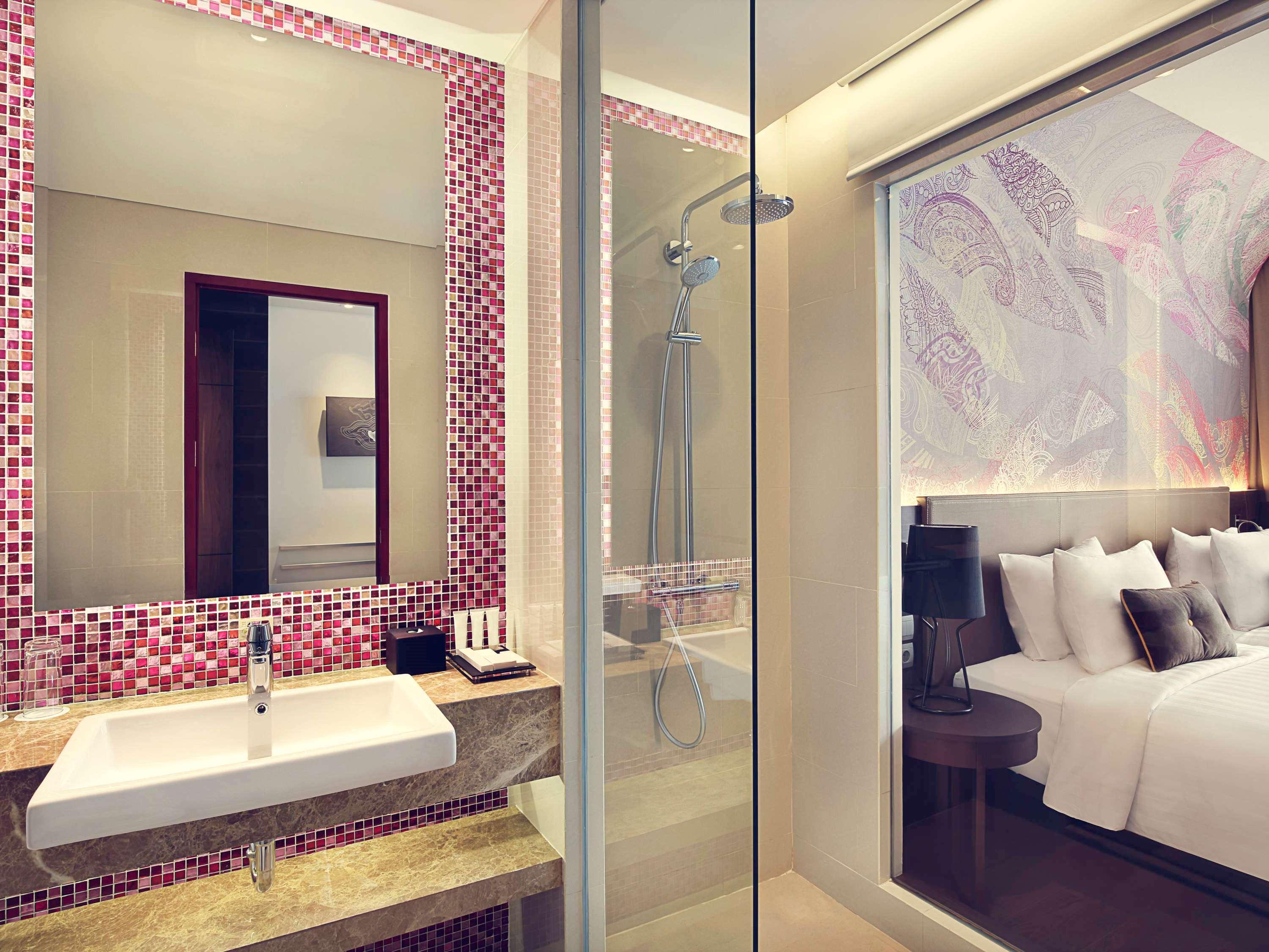 Double Deluxe City View King Bed