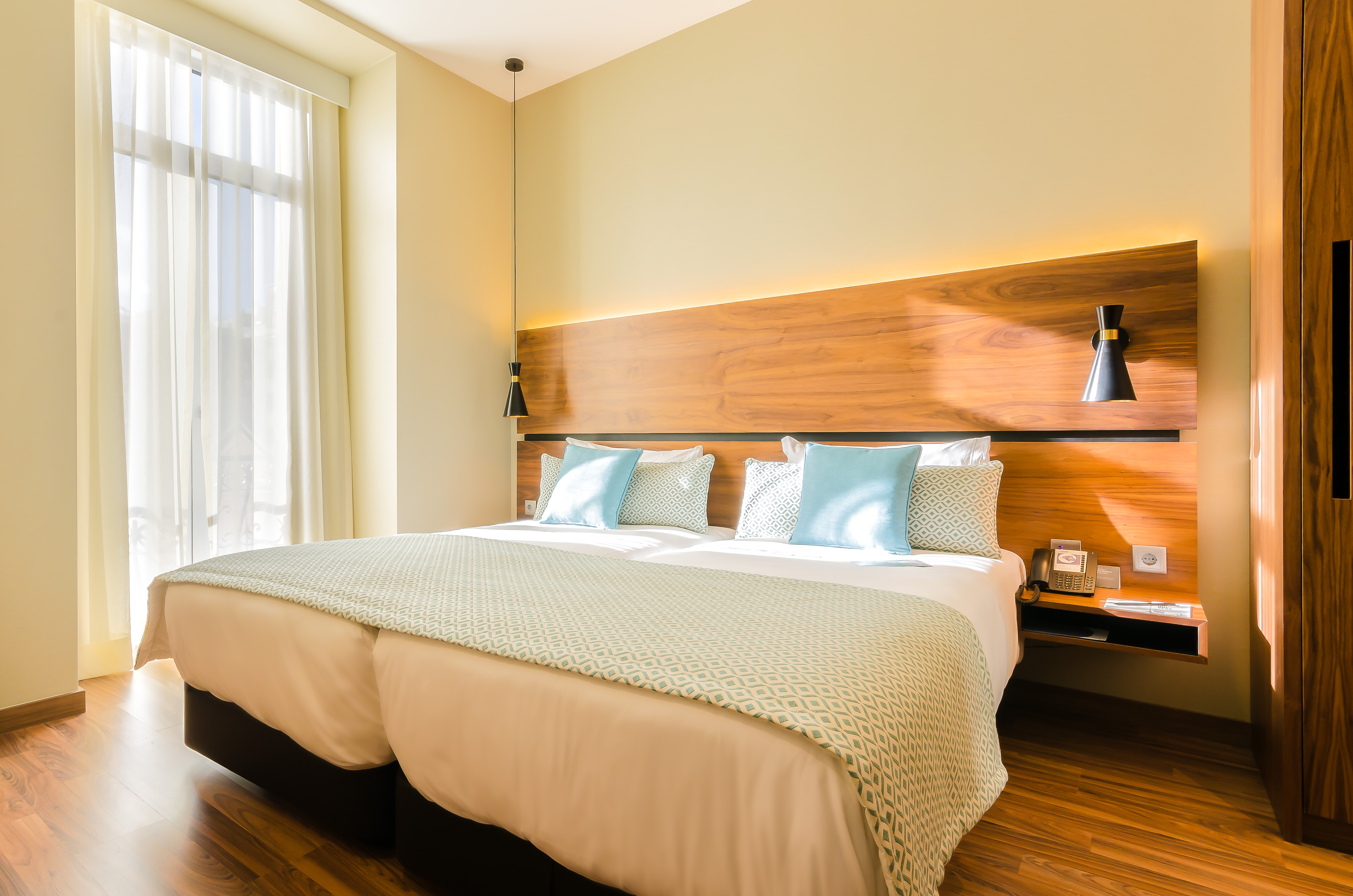 Double Connecting Room