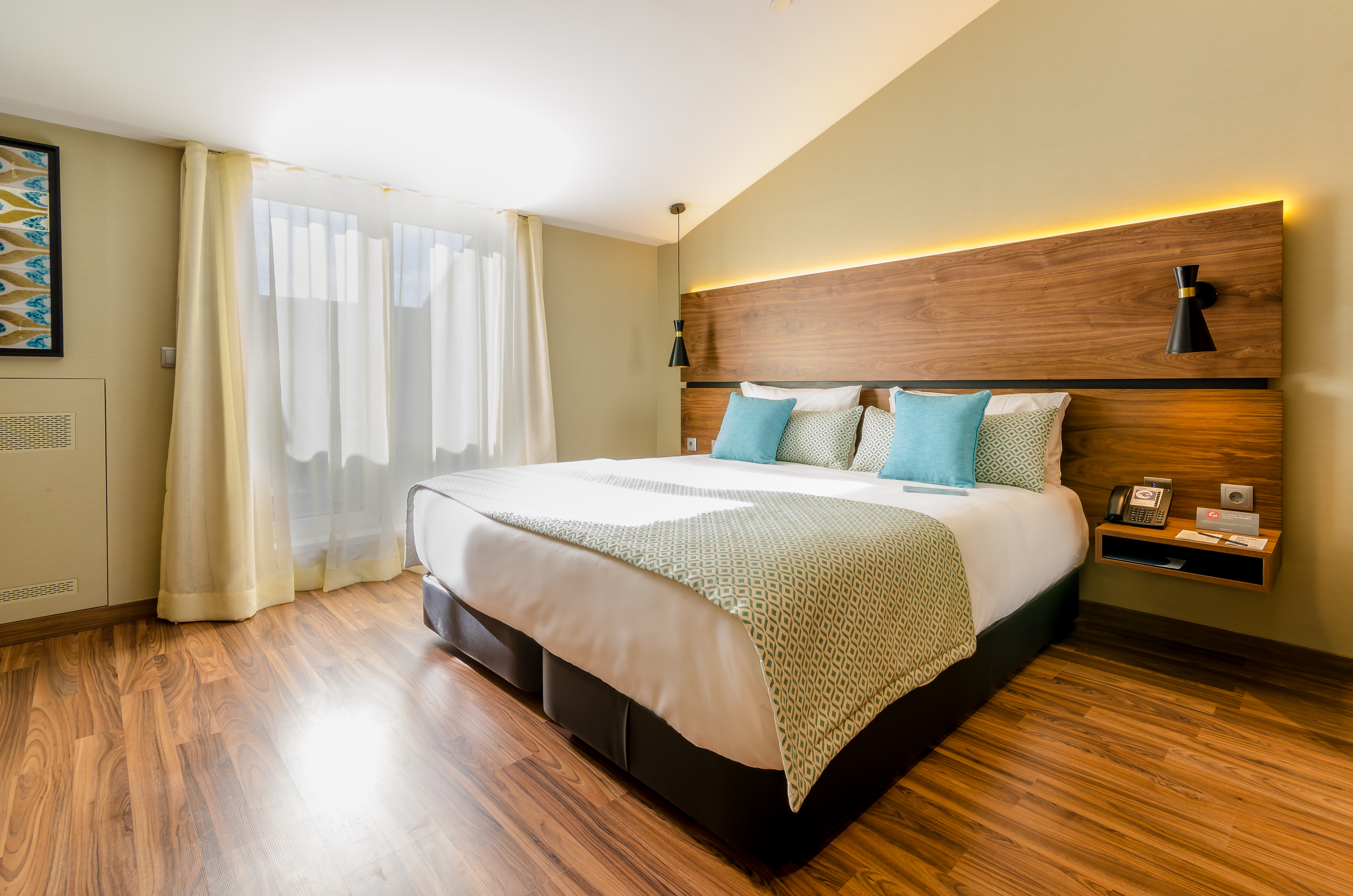 Double Connecting Room