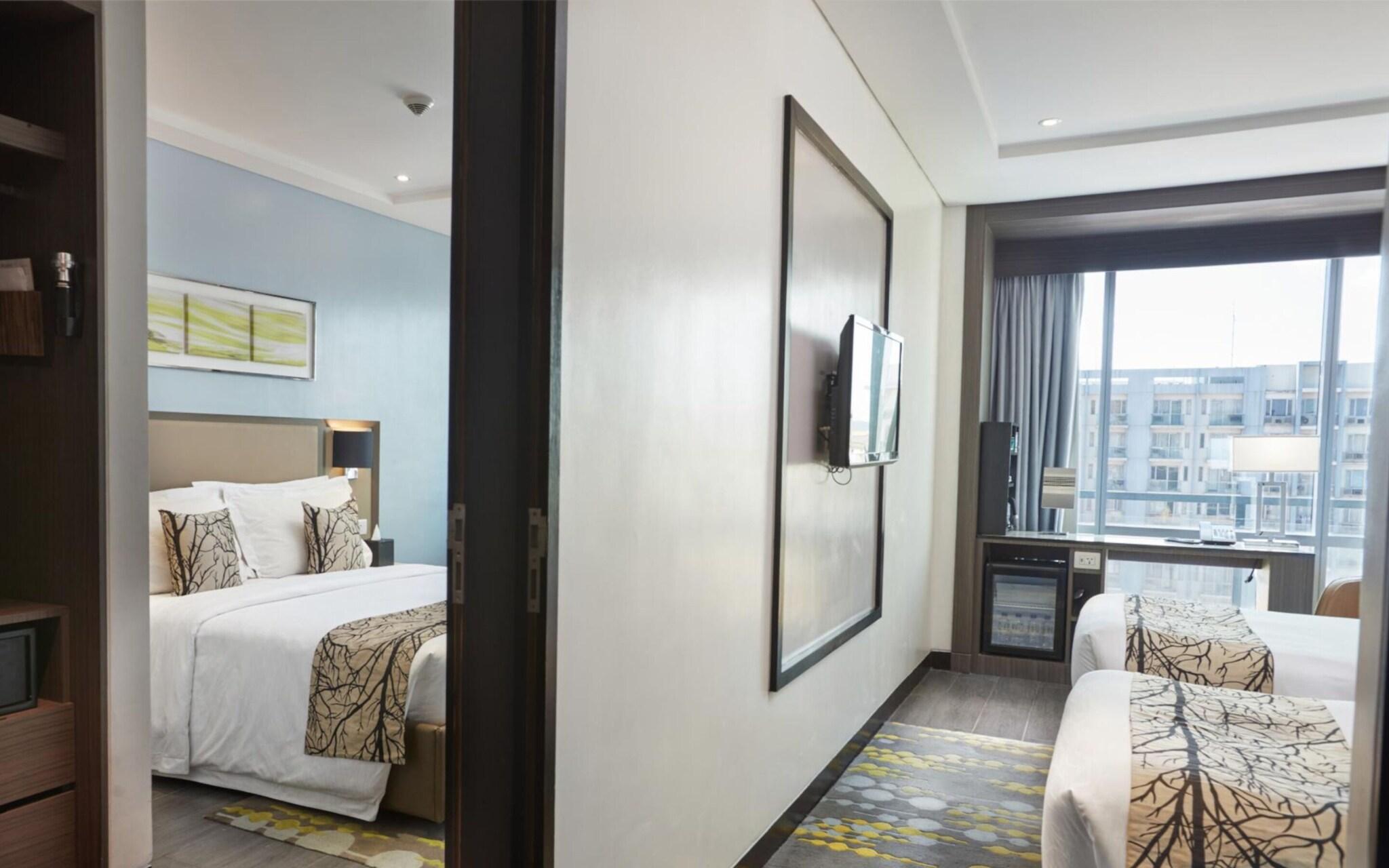 Family Room Queen Size Bed