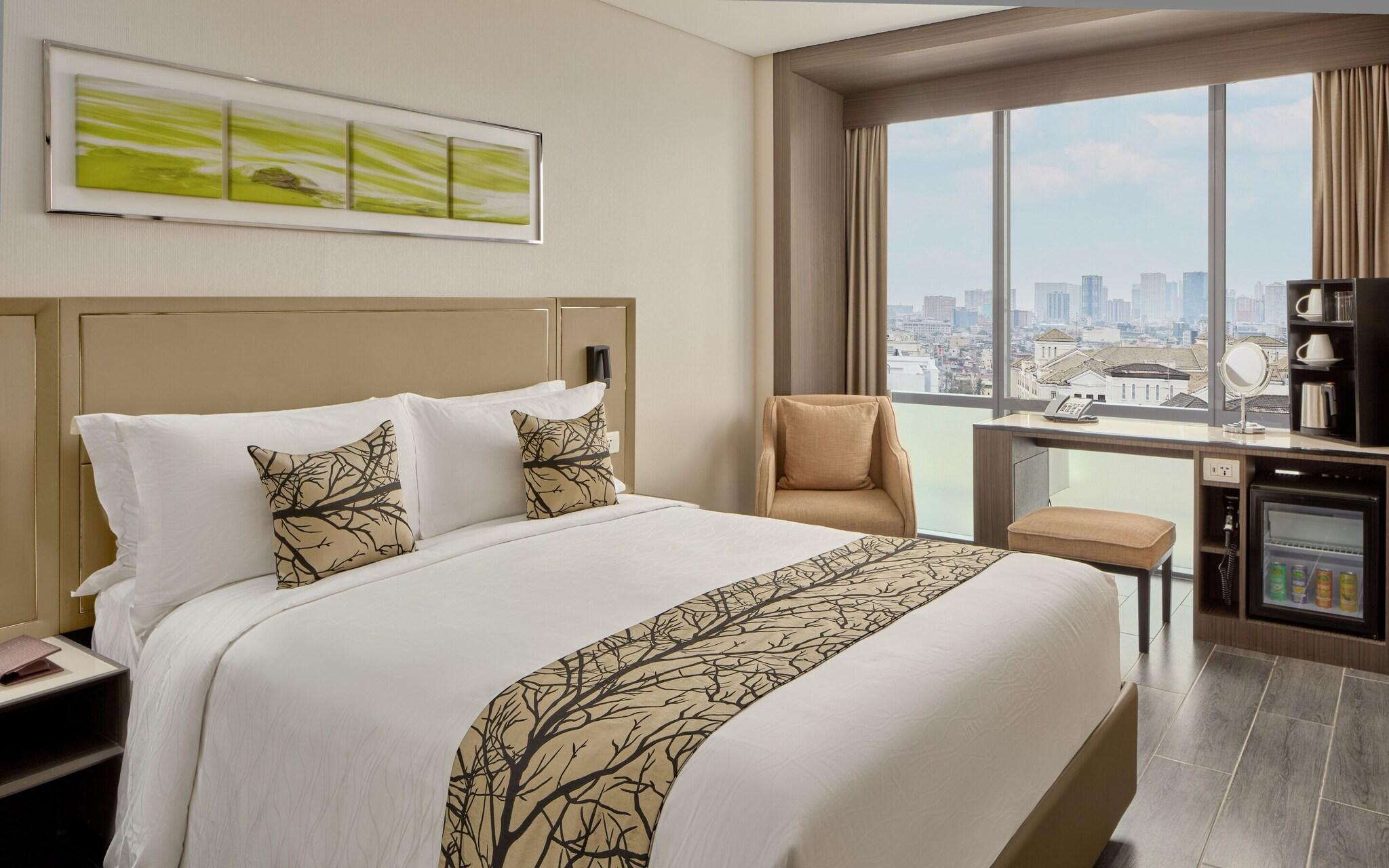 Family Room Queen Size Bed