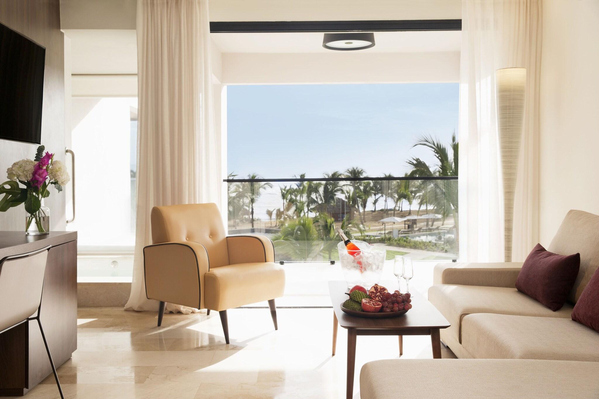 Junior Suite Club Ocean View