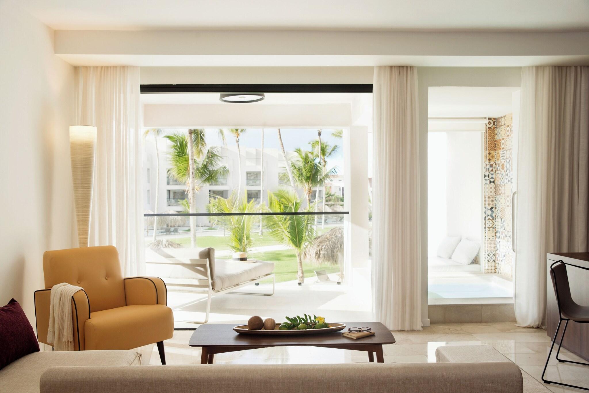 Suite Club with Views