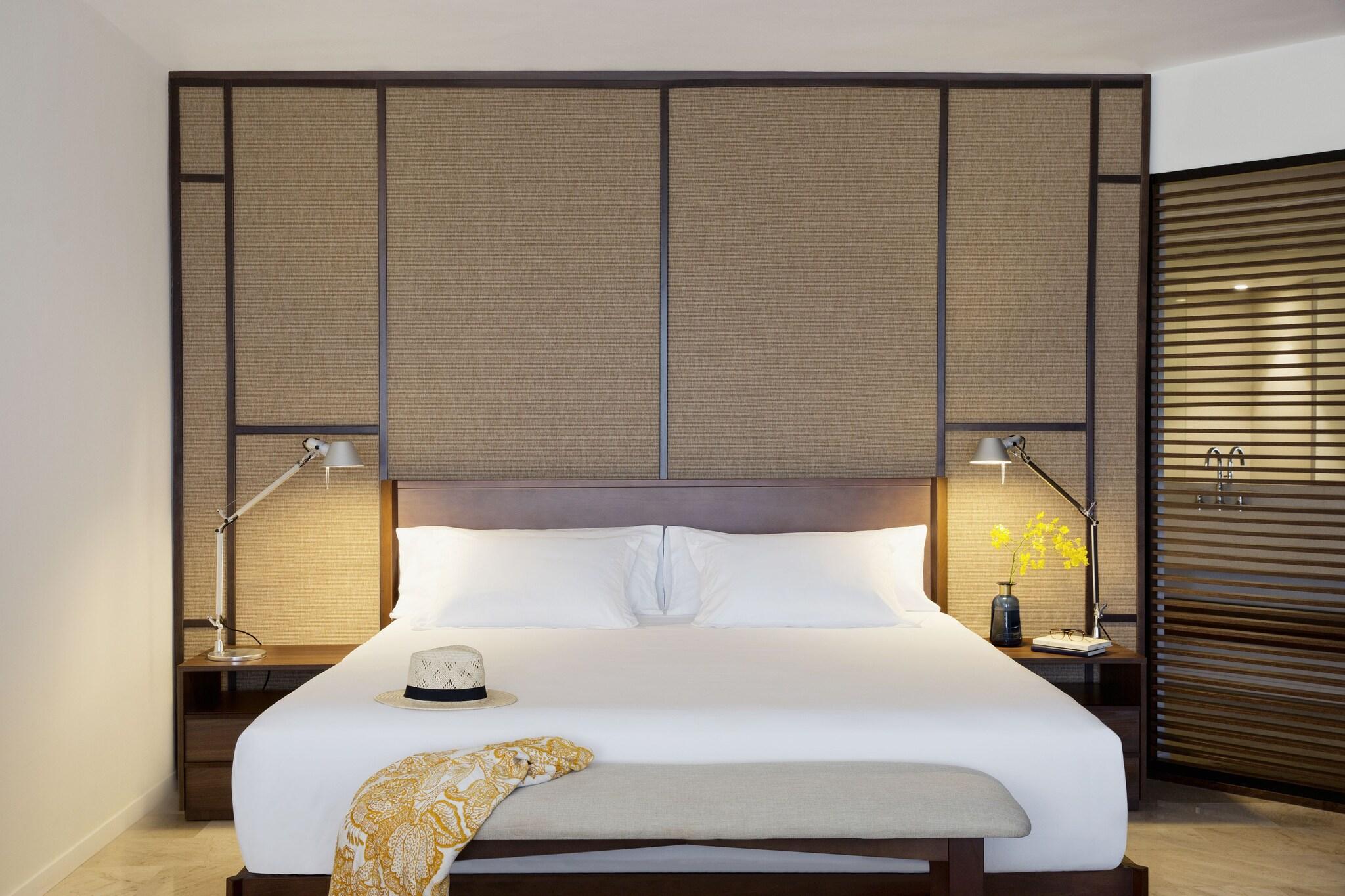 Junior Suite Club King Bed