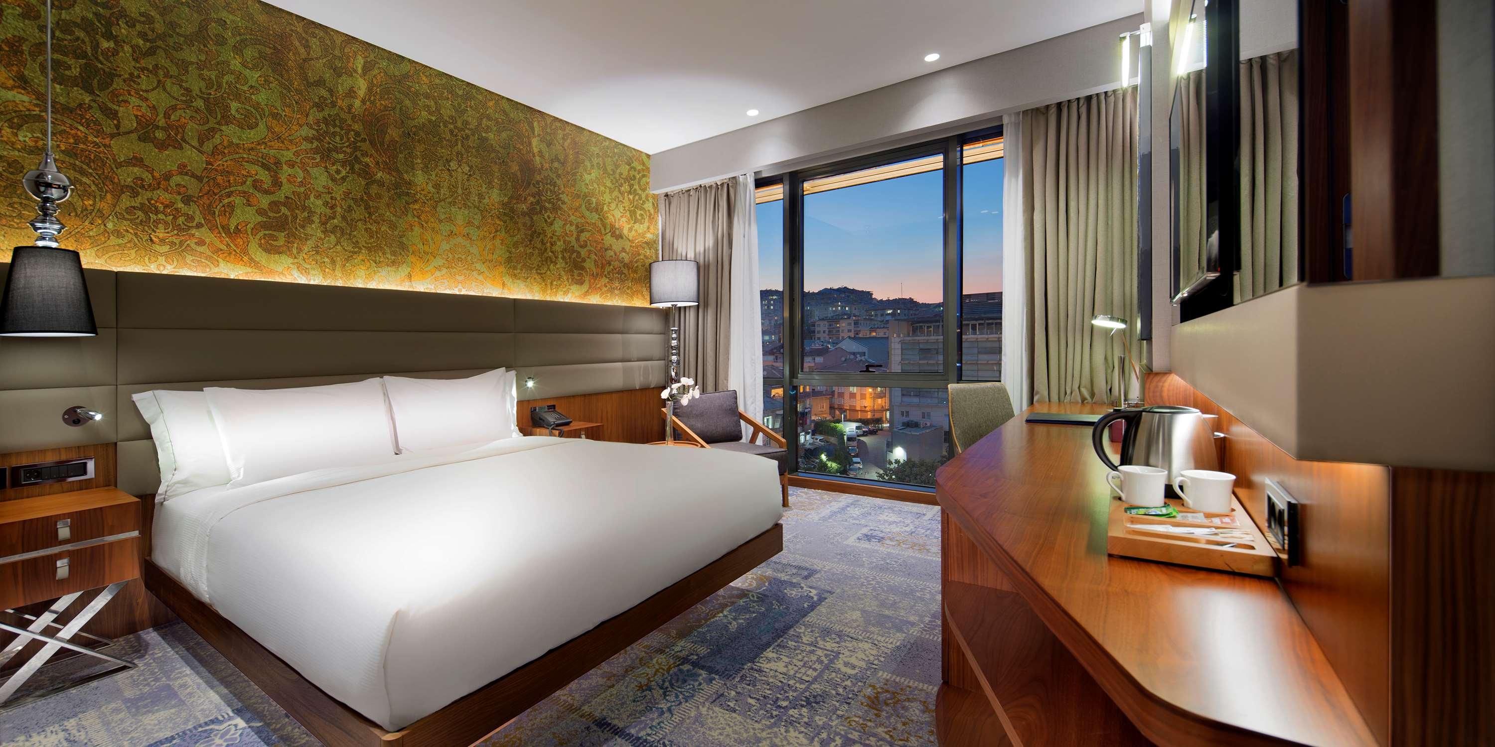 Double Guest Room King Bed