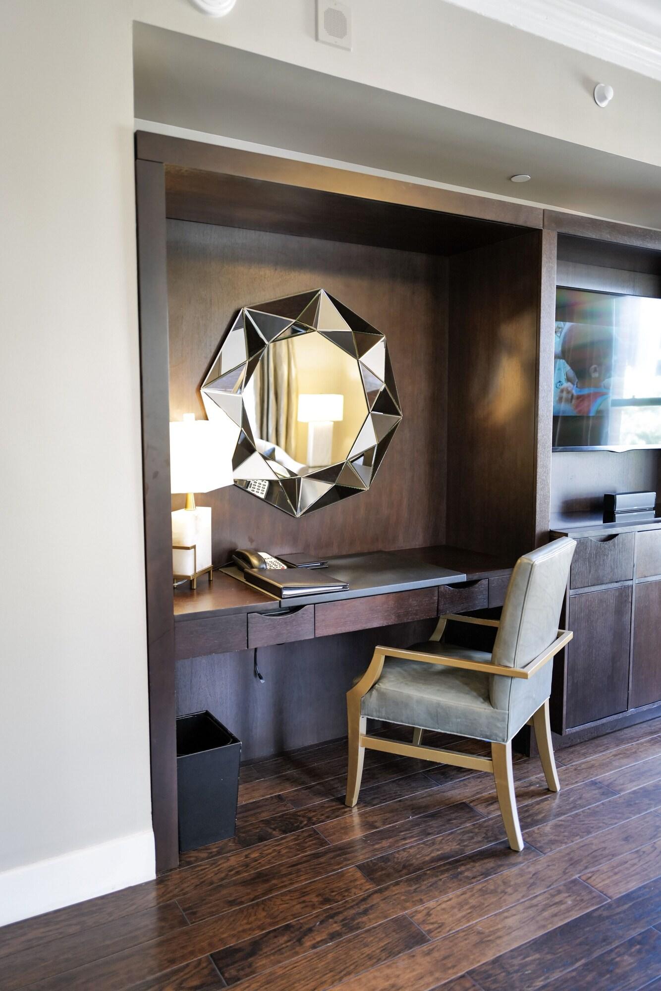 Suite Superior City View