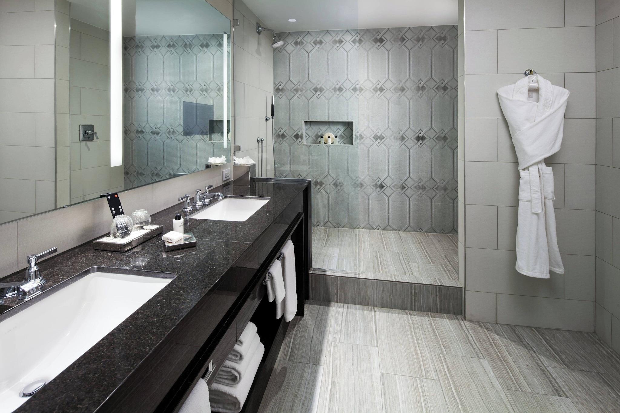 Suite Superior City View