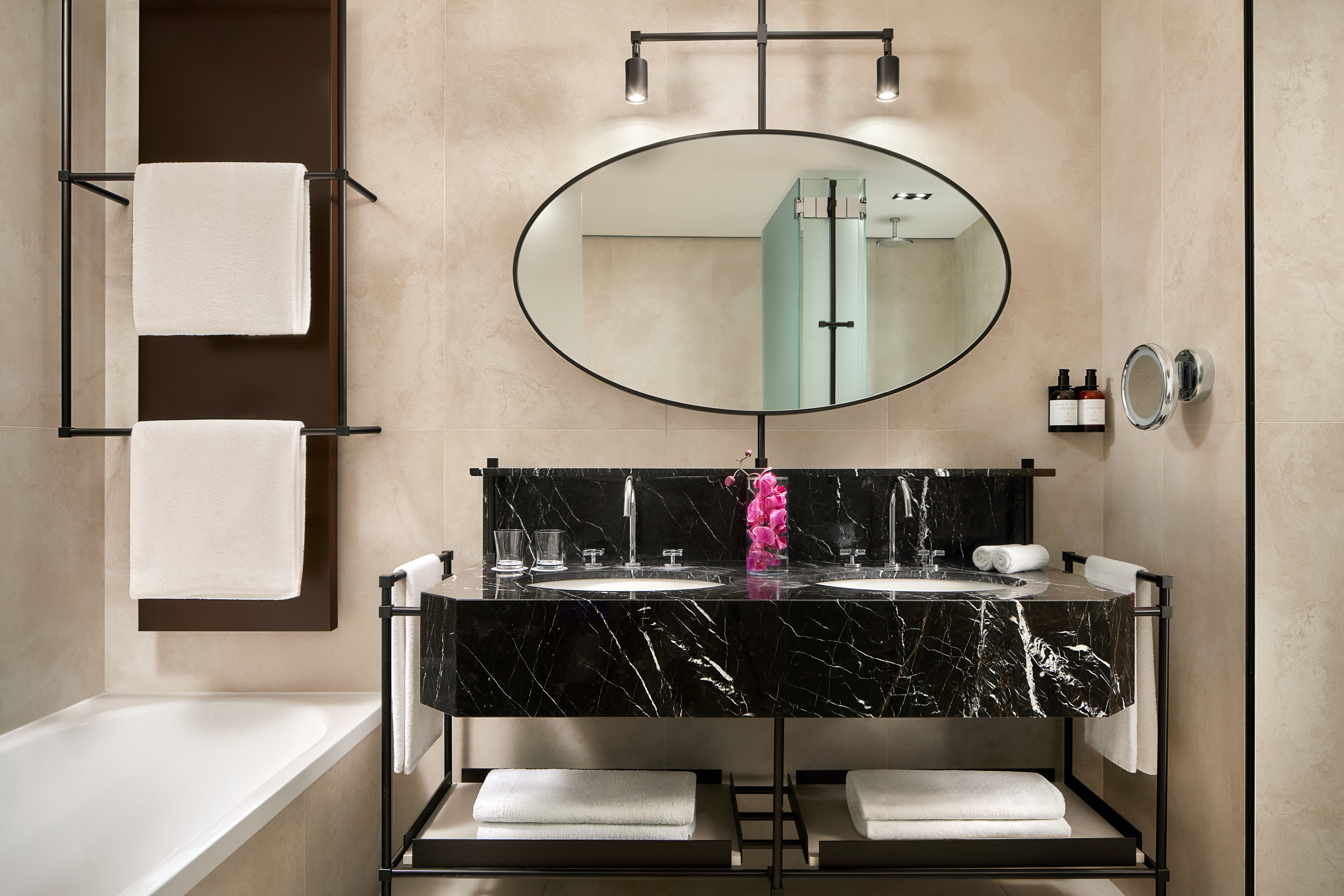 Family Room Capacity 4