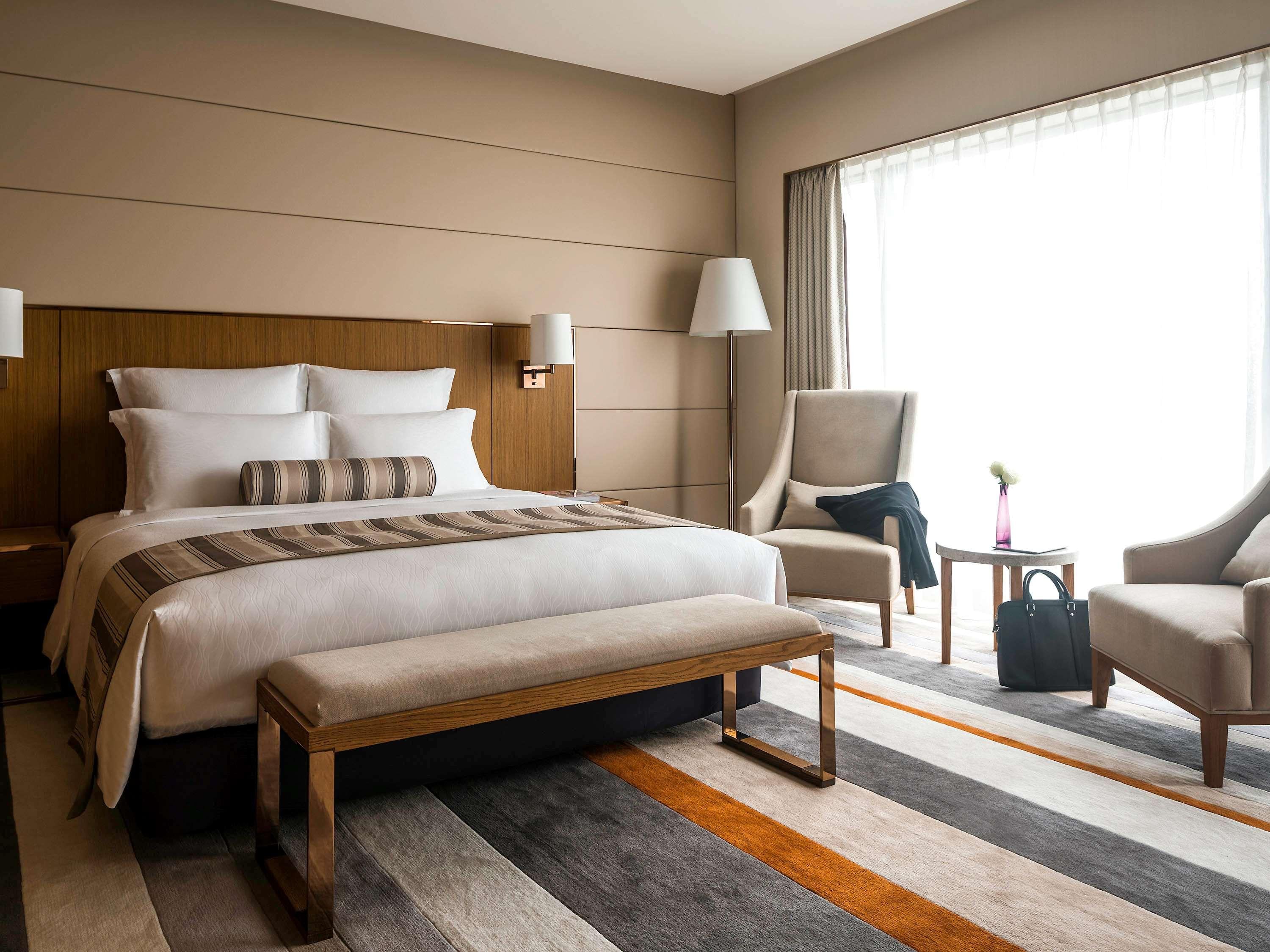 Double Deluxe King Bed