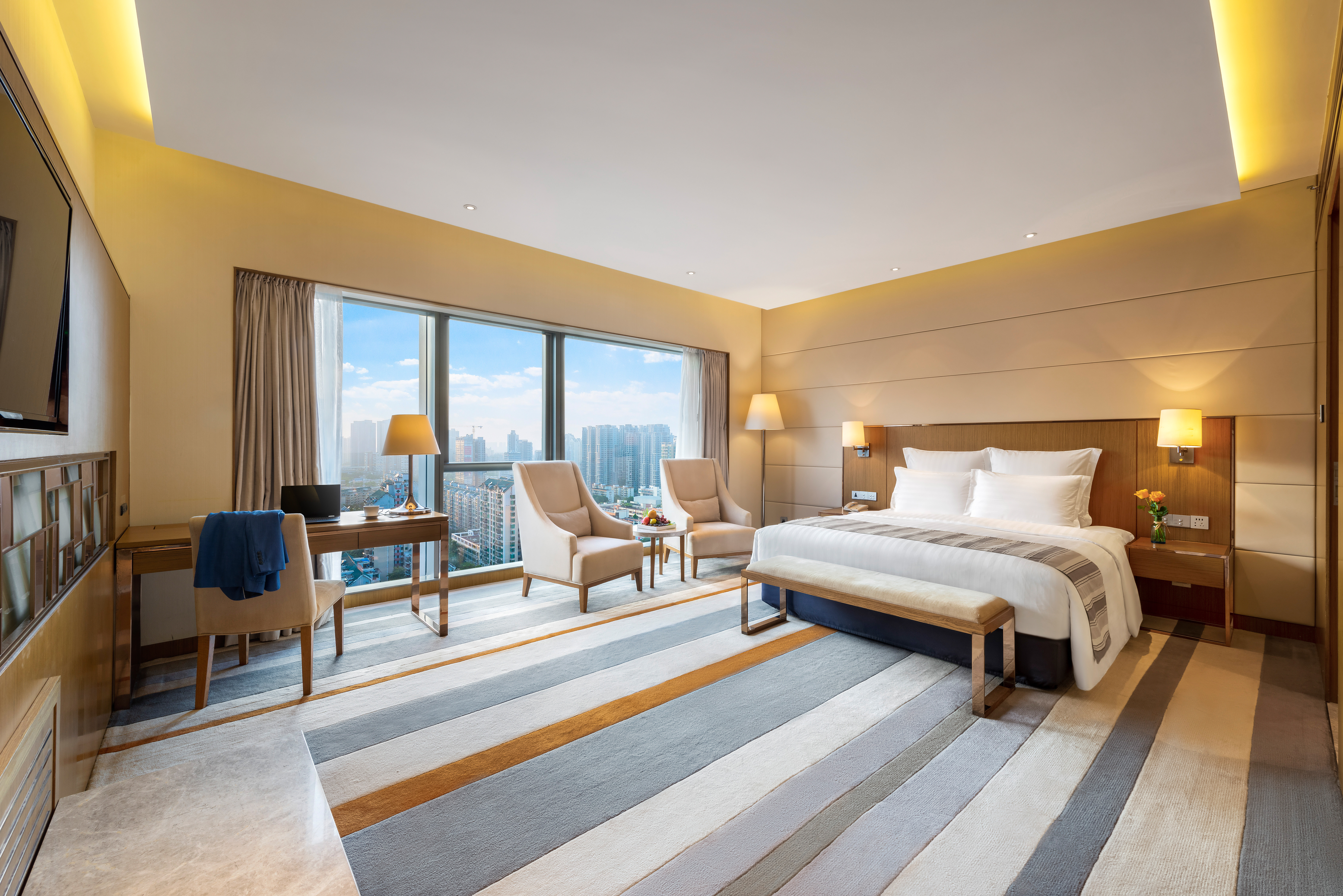 Double Deluxe King Bed