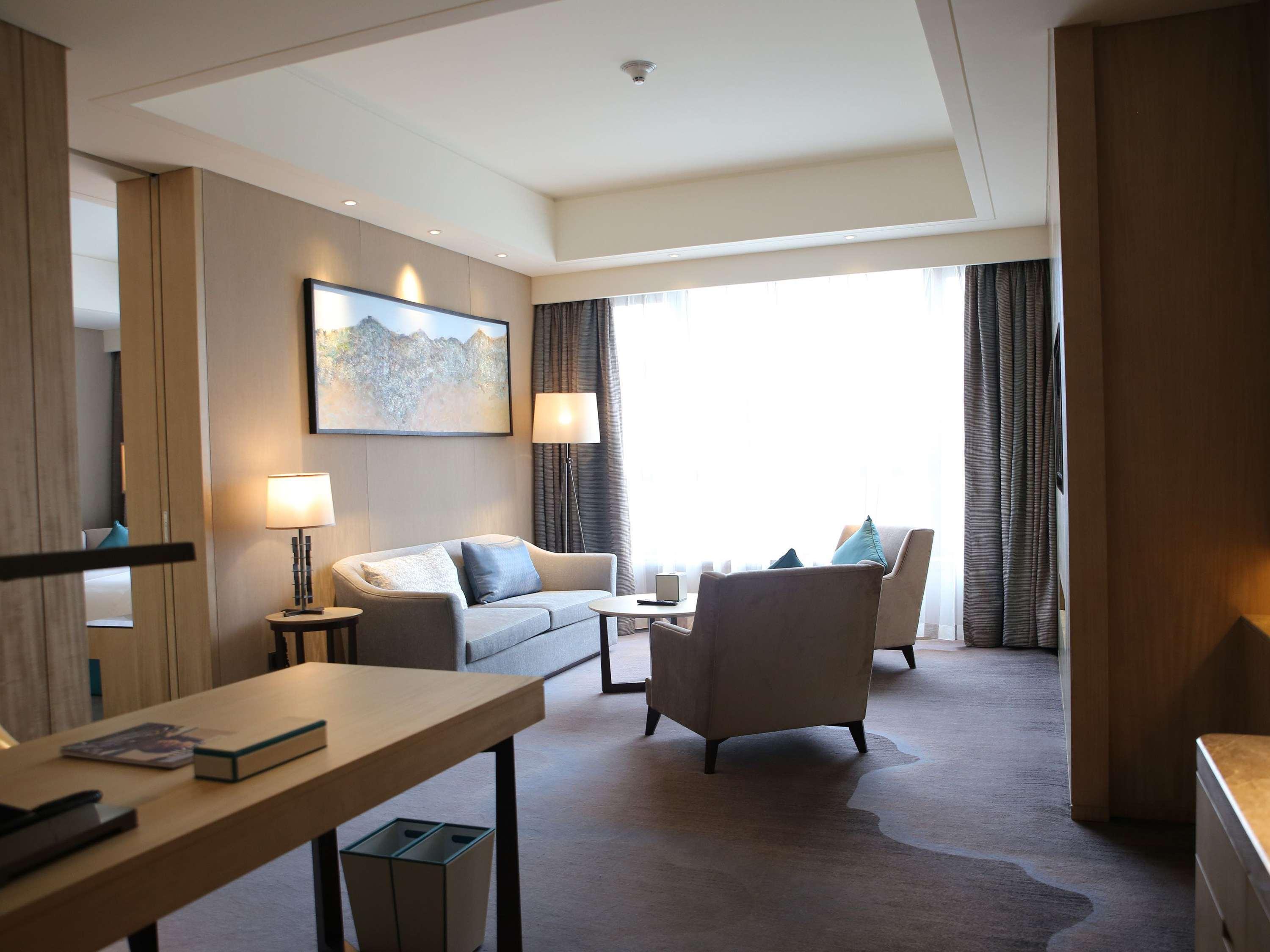 Suite Deluxe King Bed