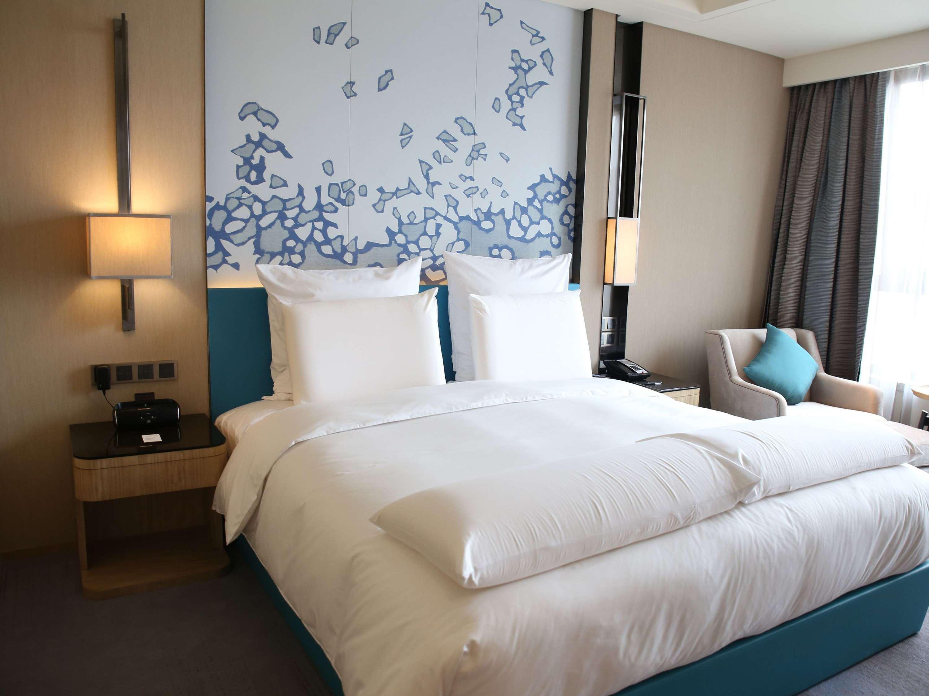 Double Deluxe King Bed