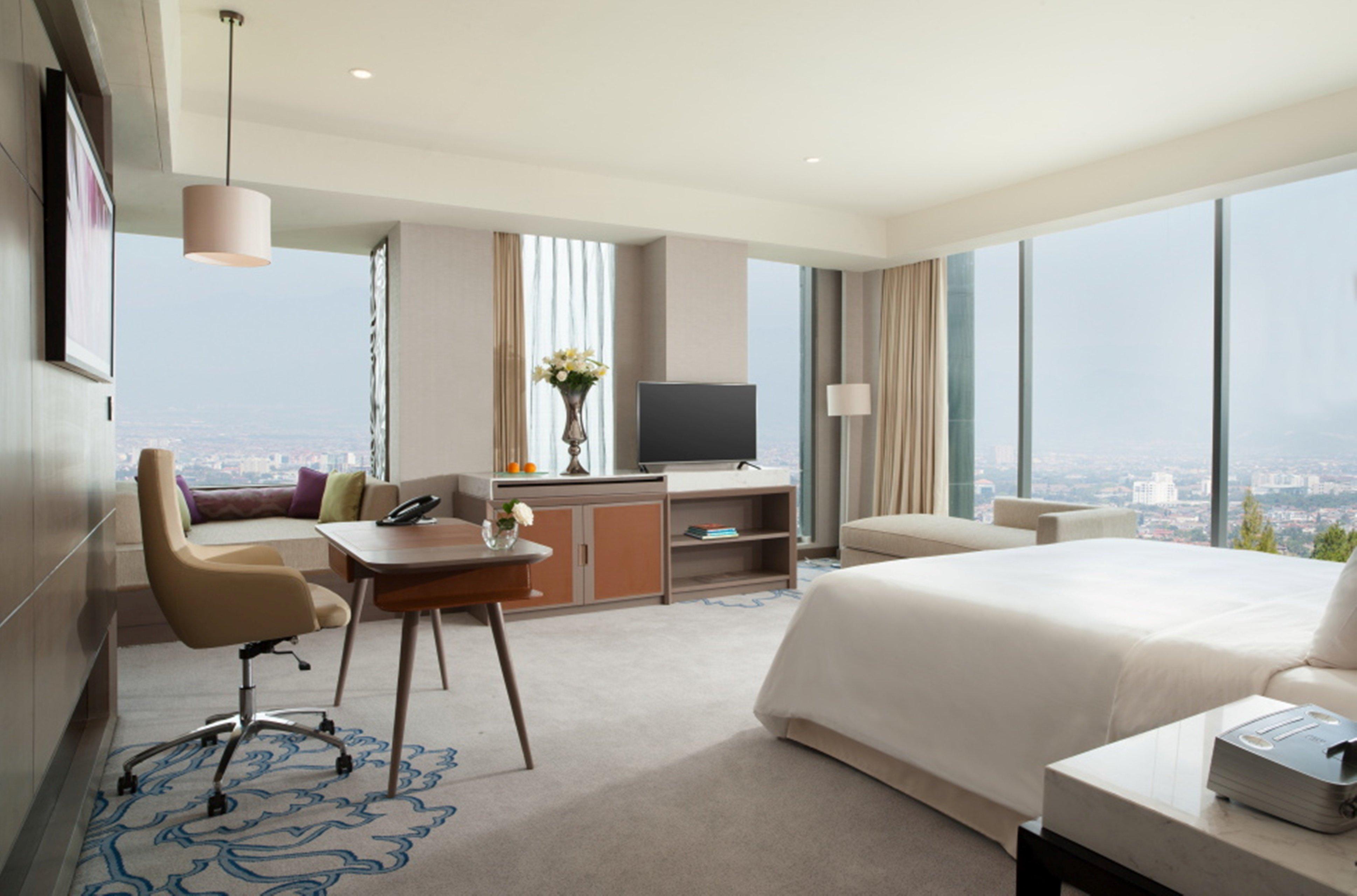 Junior Suite Club King Bed