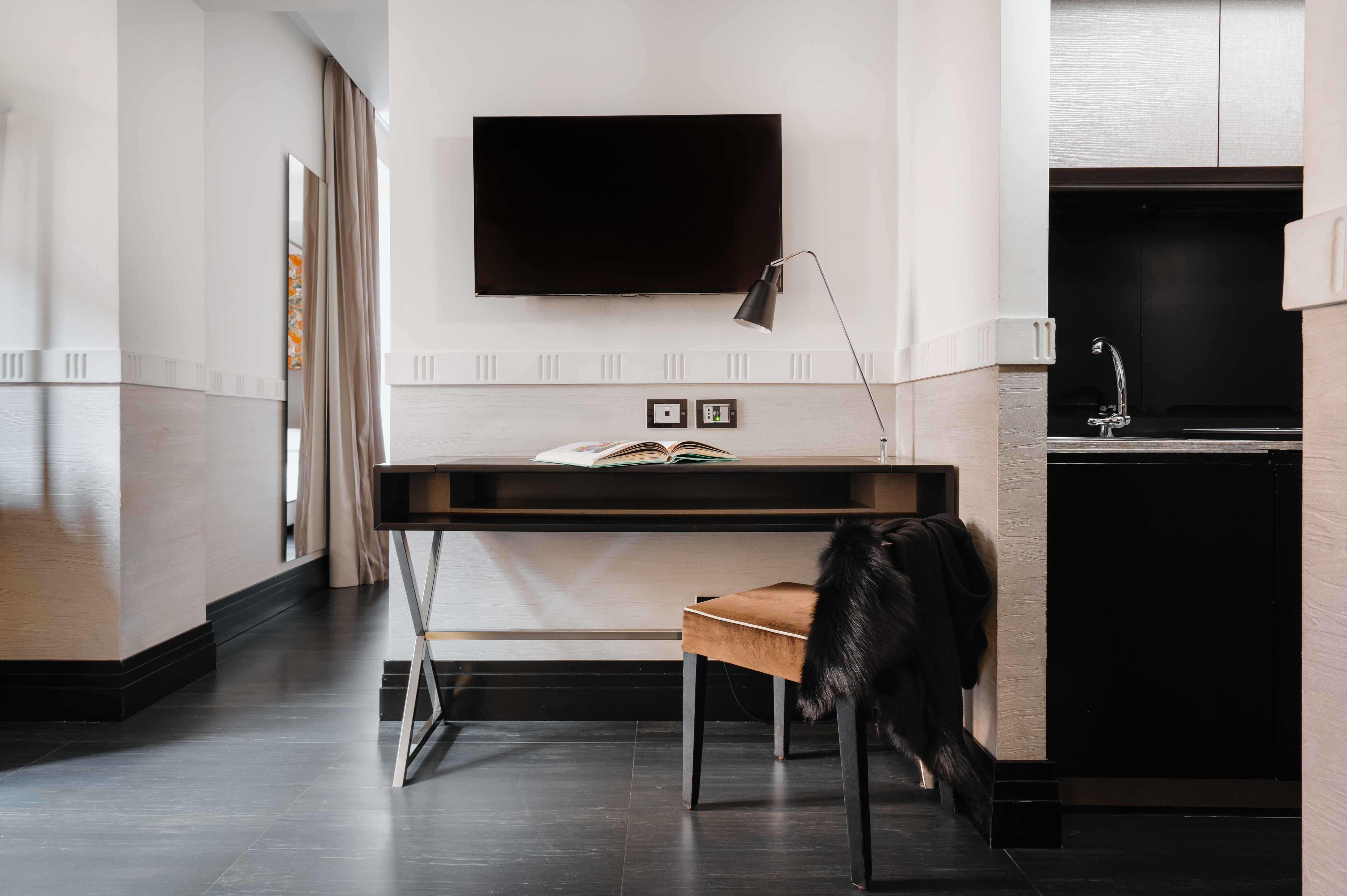 Family Room Executive