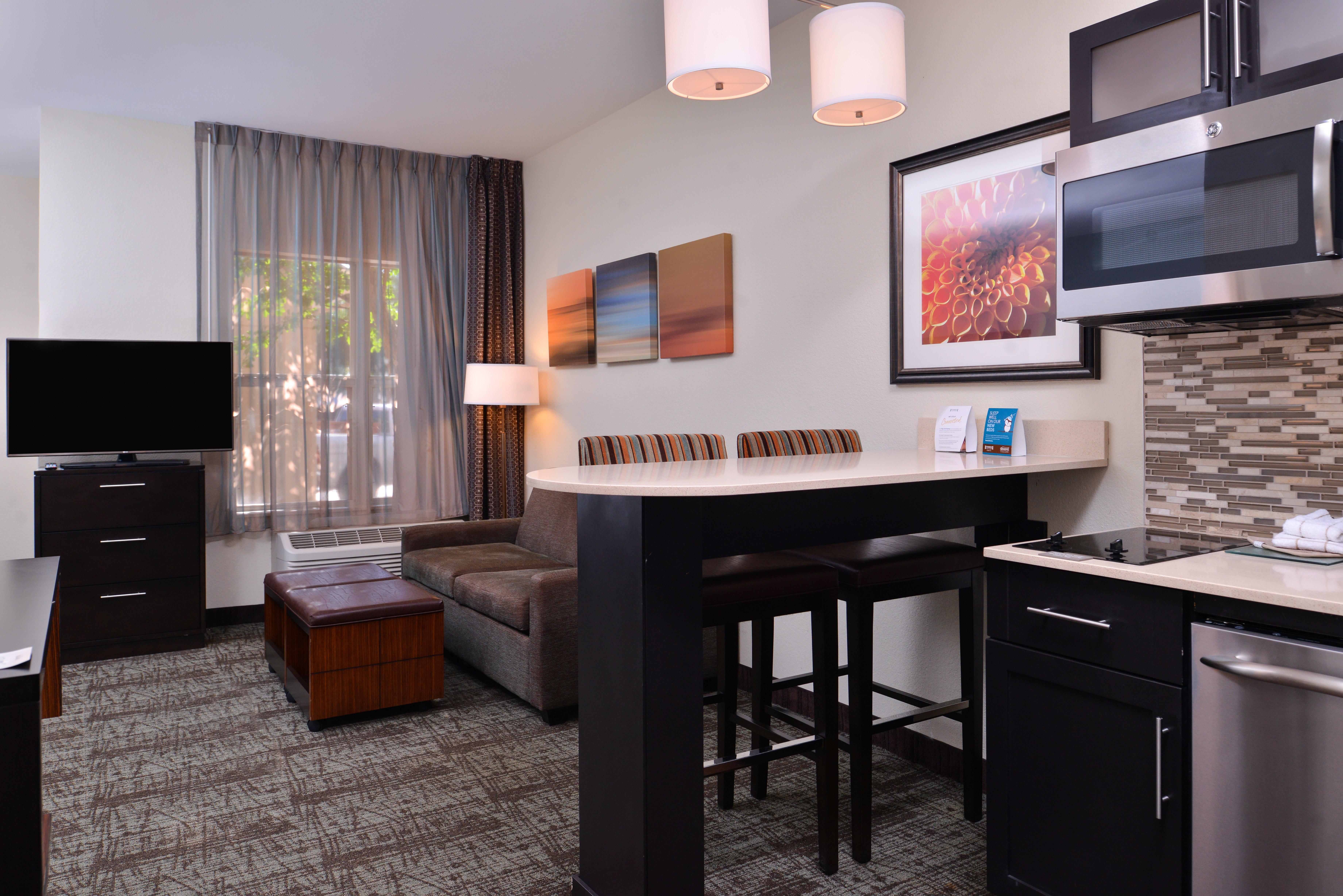 Studio Two Queen Beds