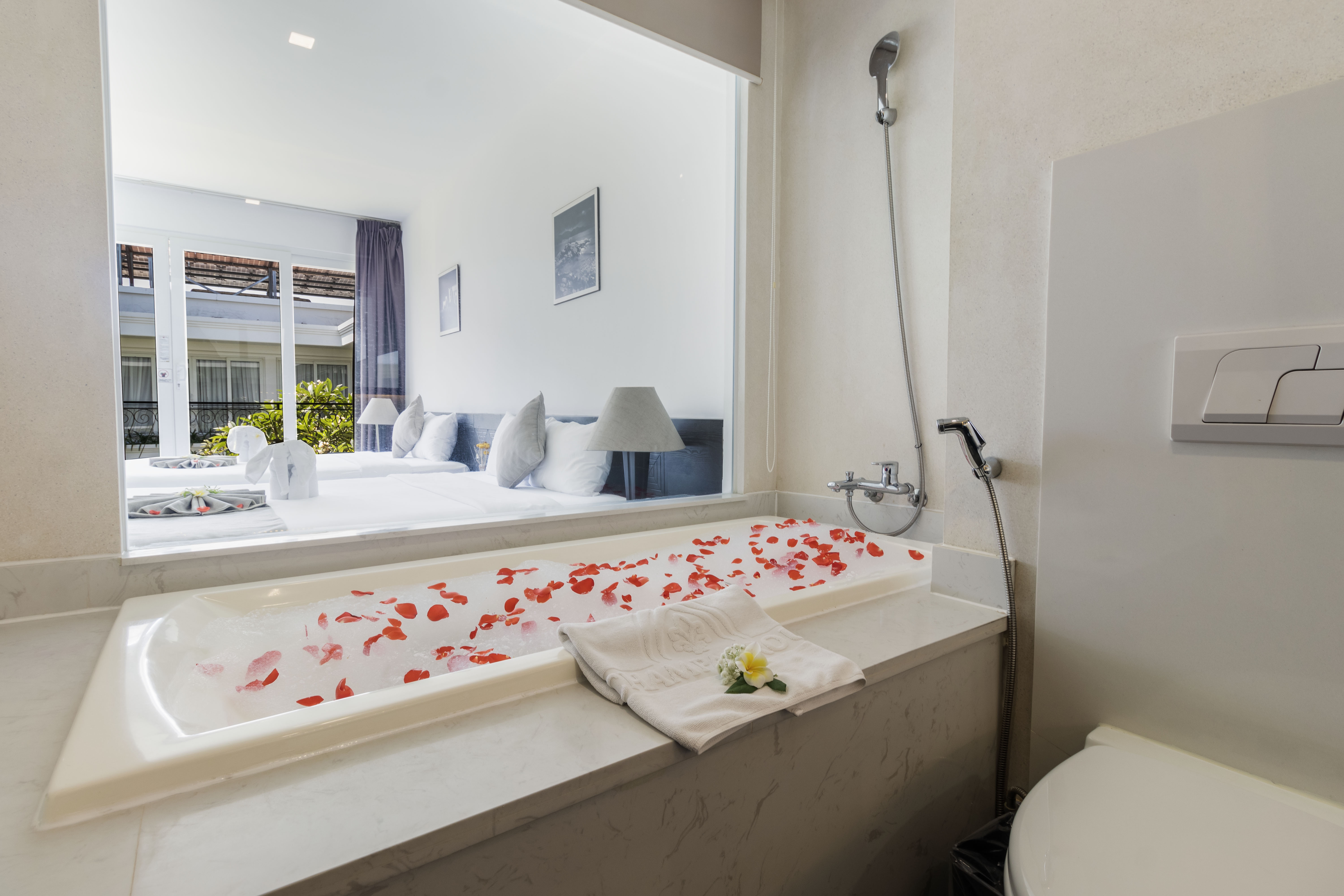 Family Room Capacity 4