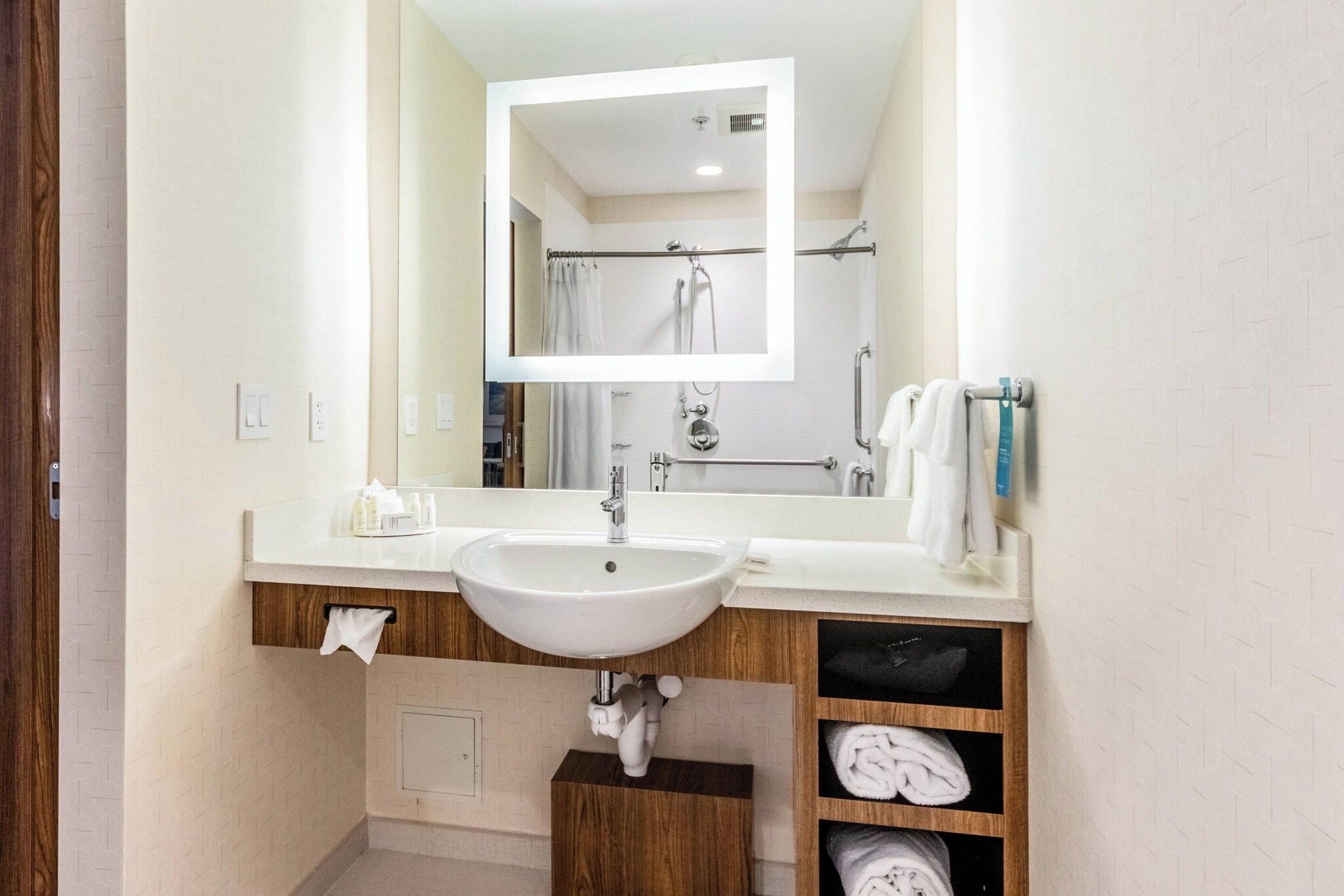 Studio King Size Bed