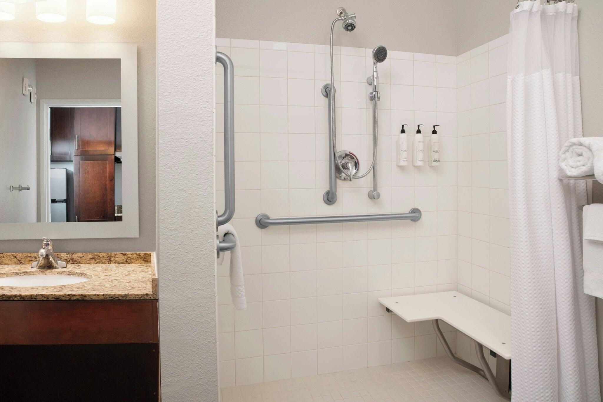 Studio City View King Bed