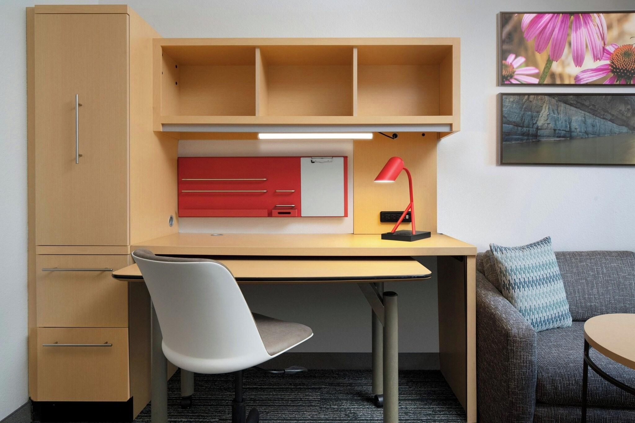 Studio City View King Bed