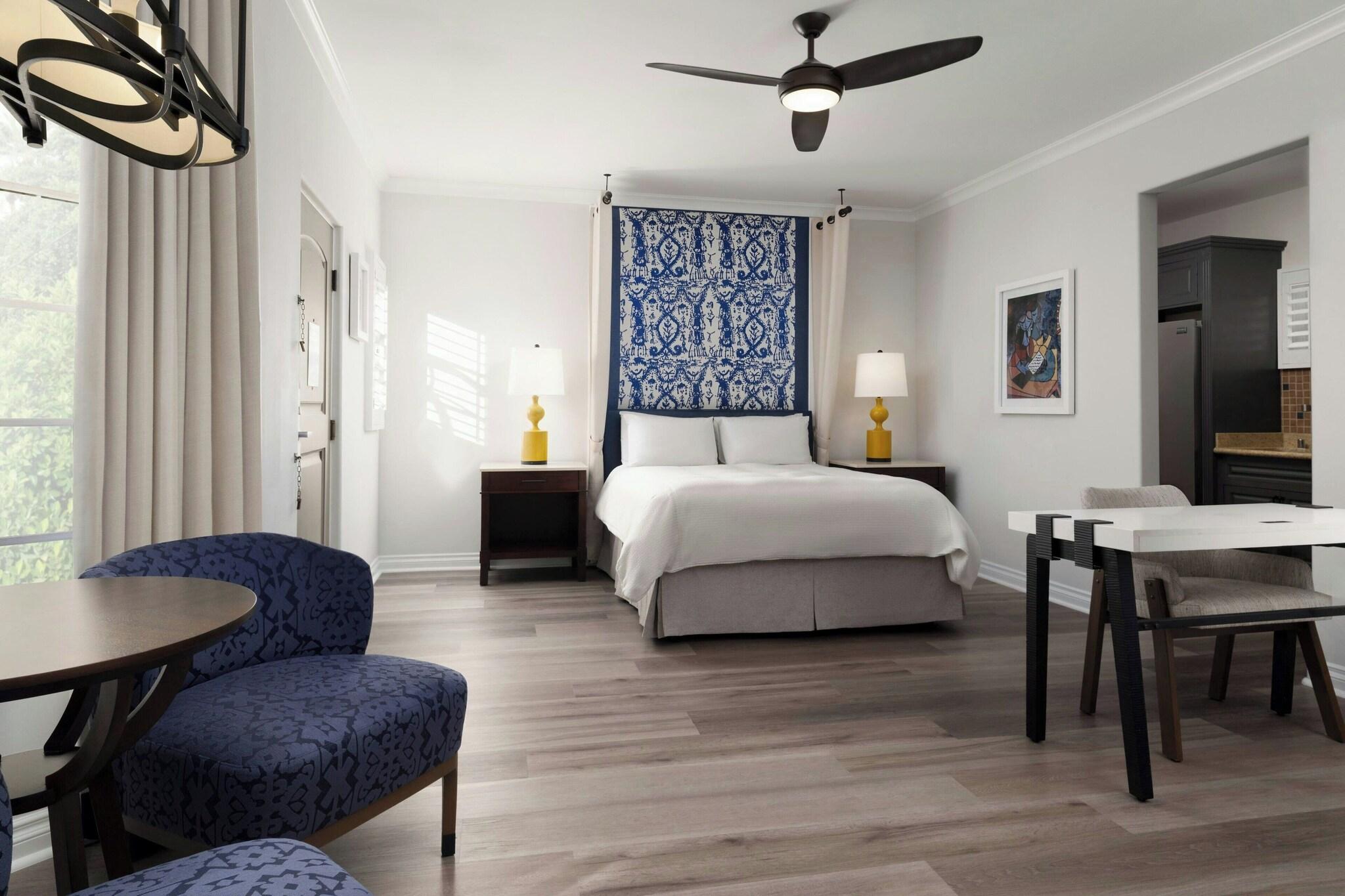 Suite Queen Size Bed