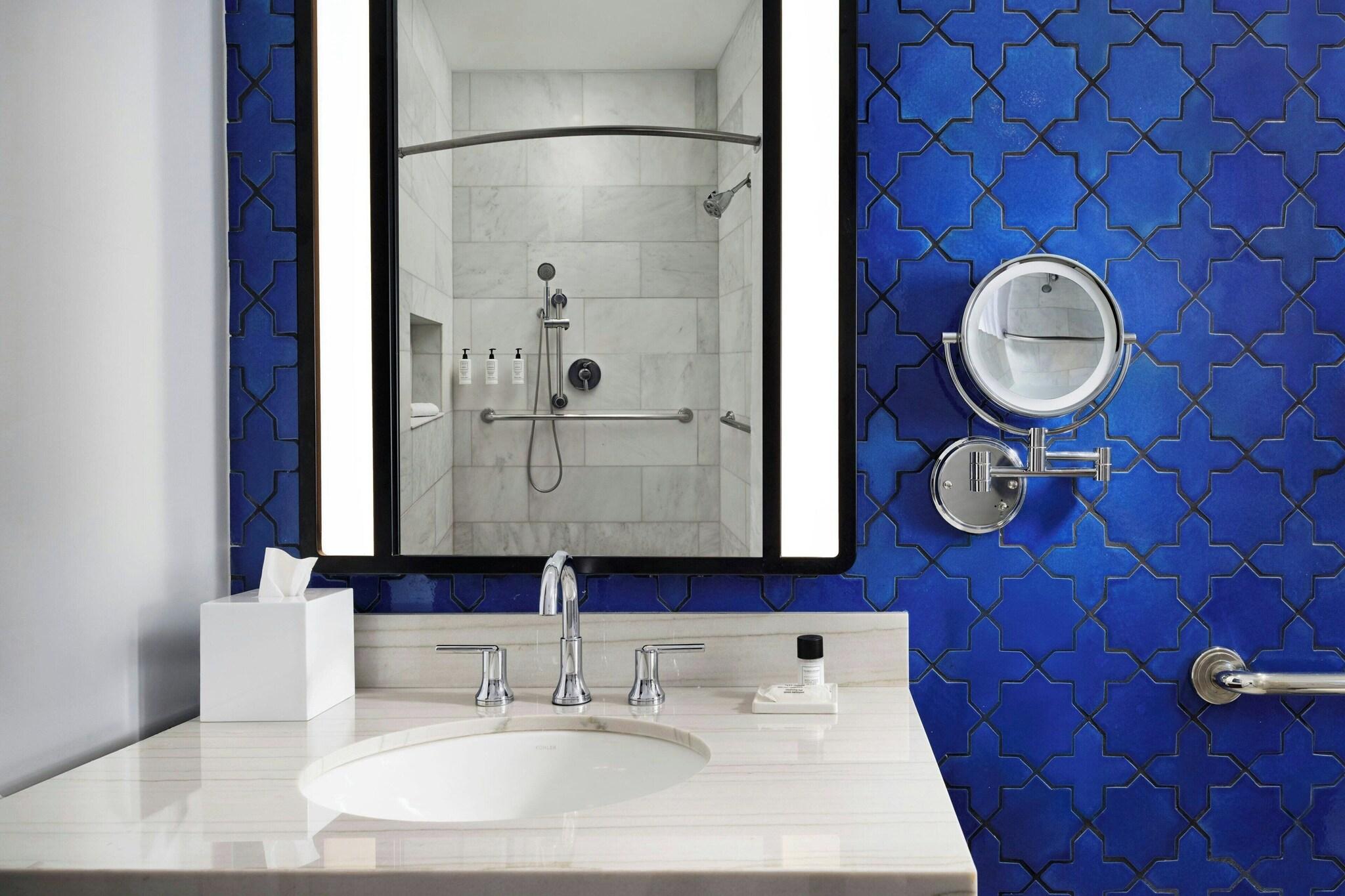 Suite Queen Size Bed