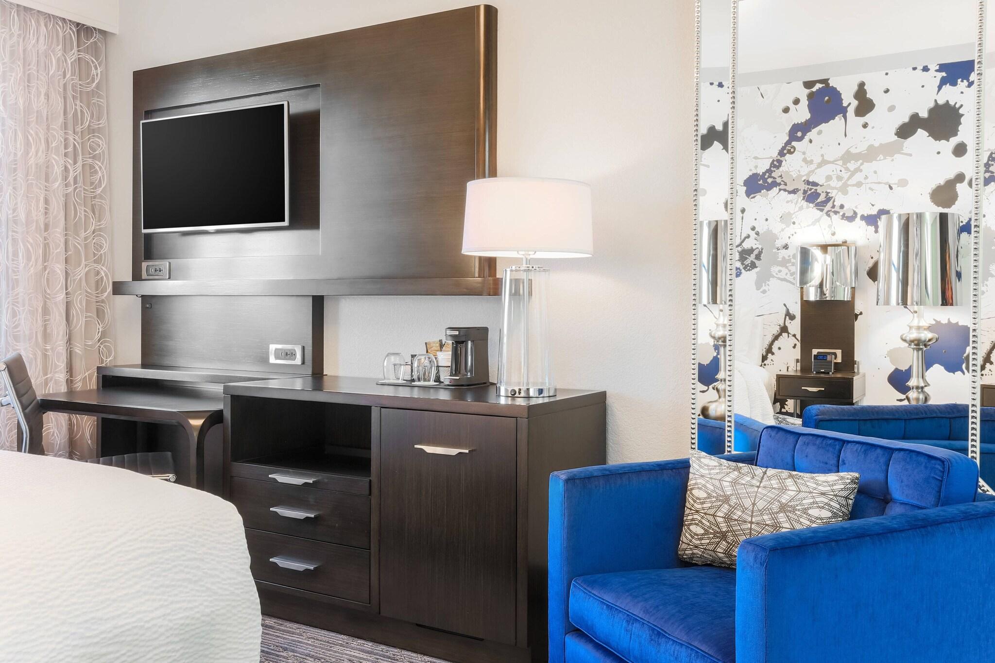 Double City View Queen Bed