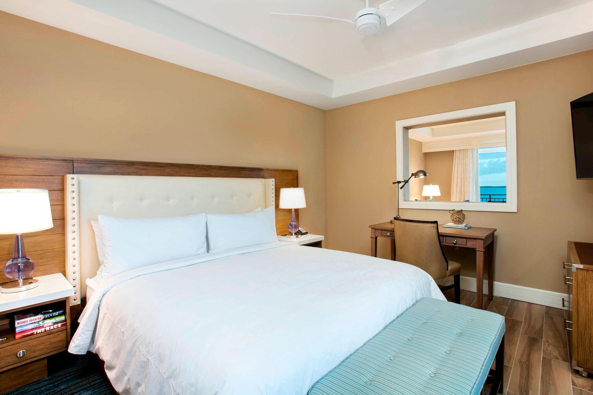 Suite King Size Bed