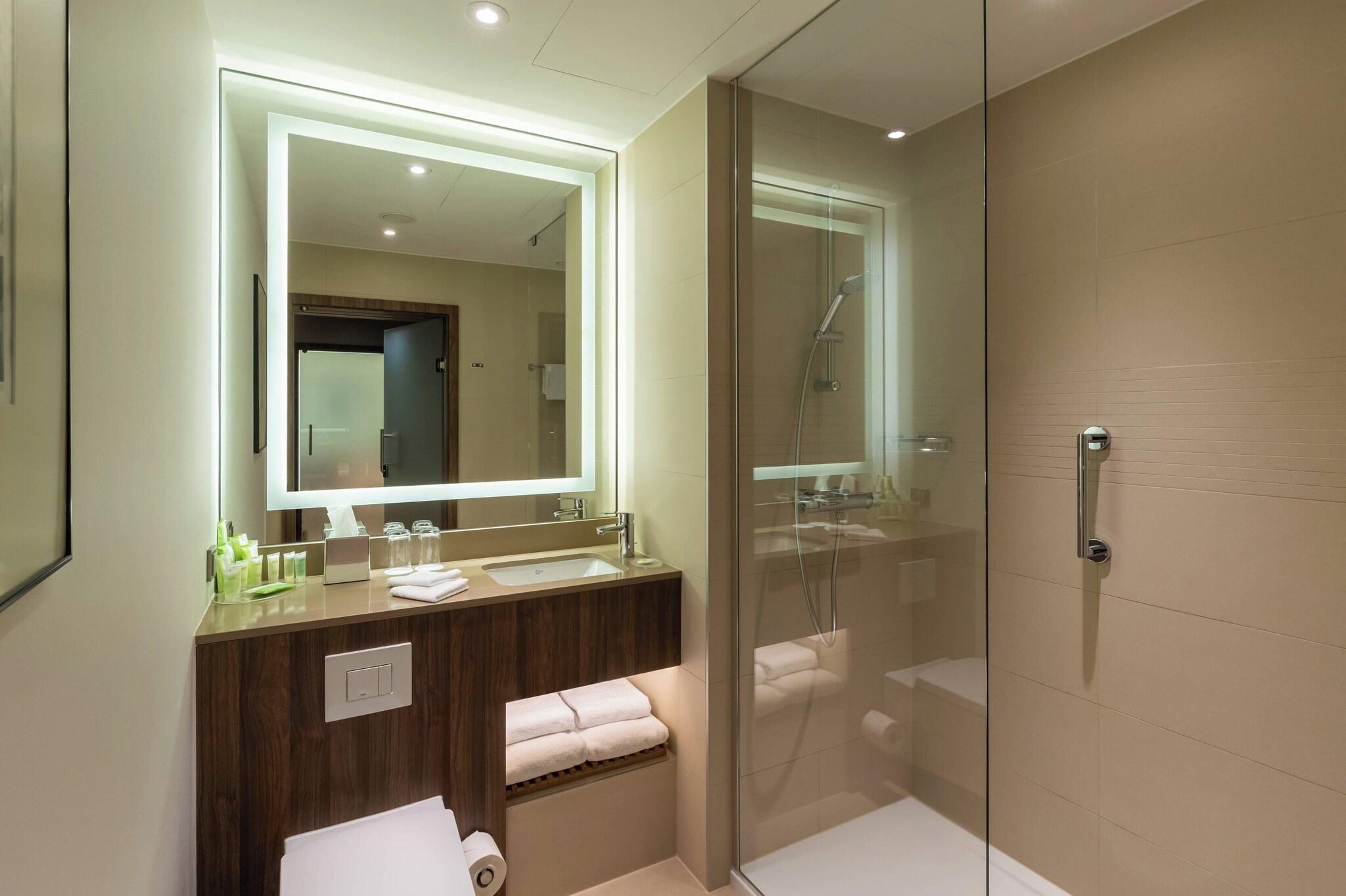 Suite Sea View King Bed