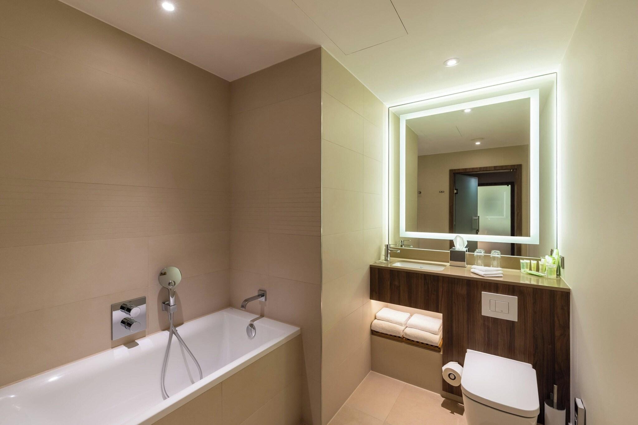 Suite Sea View King Bed