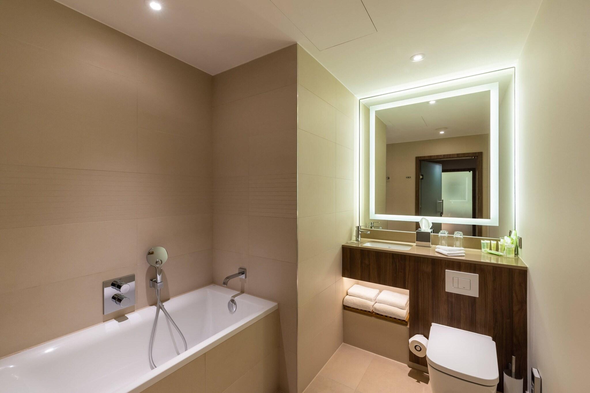 Suite Sea View King Bed