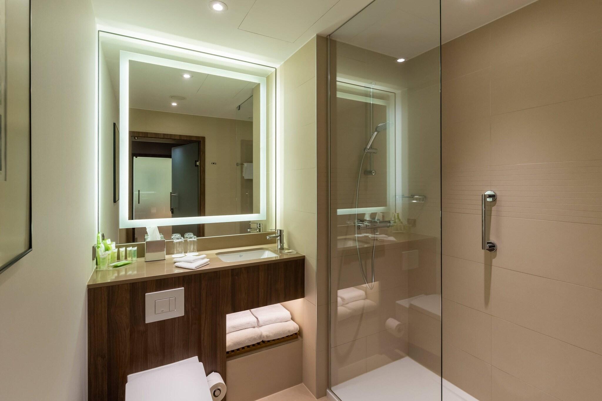 Suite Sea View King Bed