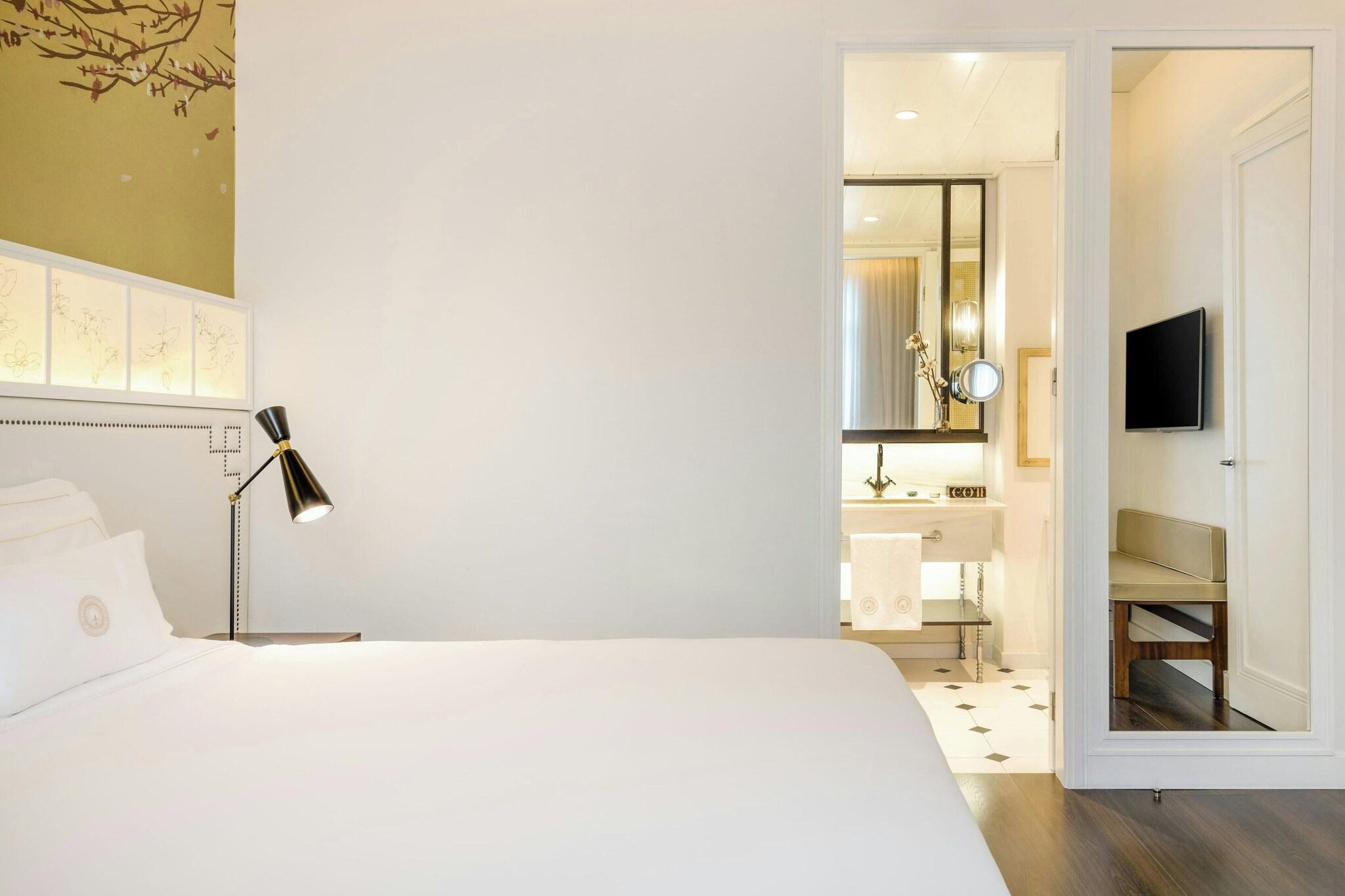 Junior Suite City View One Bedroom