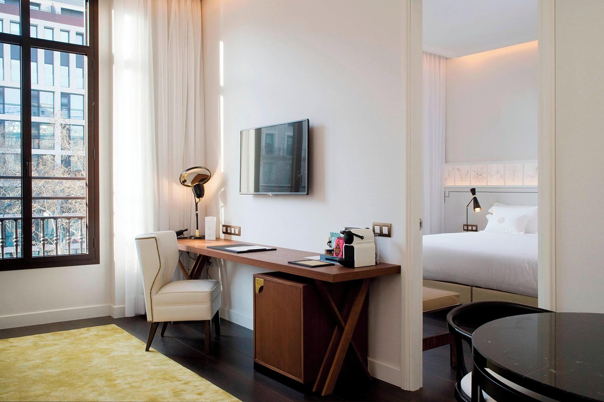 Junior Suite City View One Bedroom